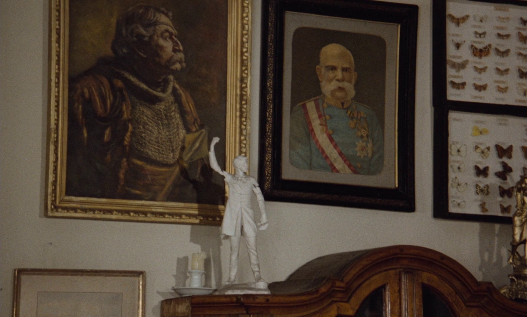 Adela Has Not Had Supper Yet (1978) —  shot,  lighting