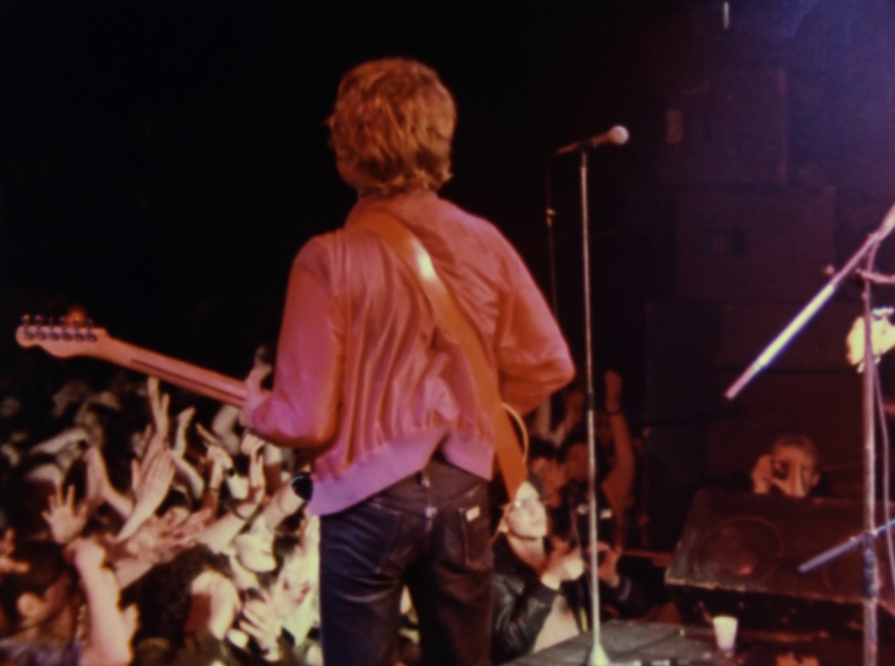 Message In A Bottle (1992) —  shot,  lighting