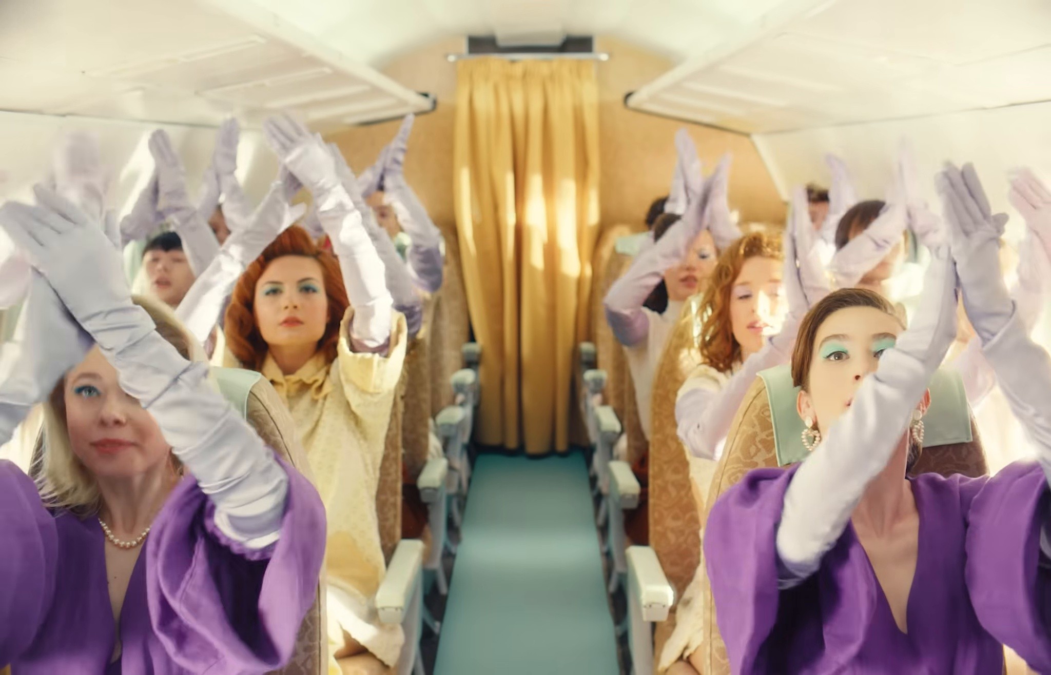 LOVE IT  (2019) —  shot,  lighting