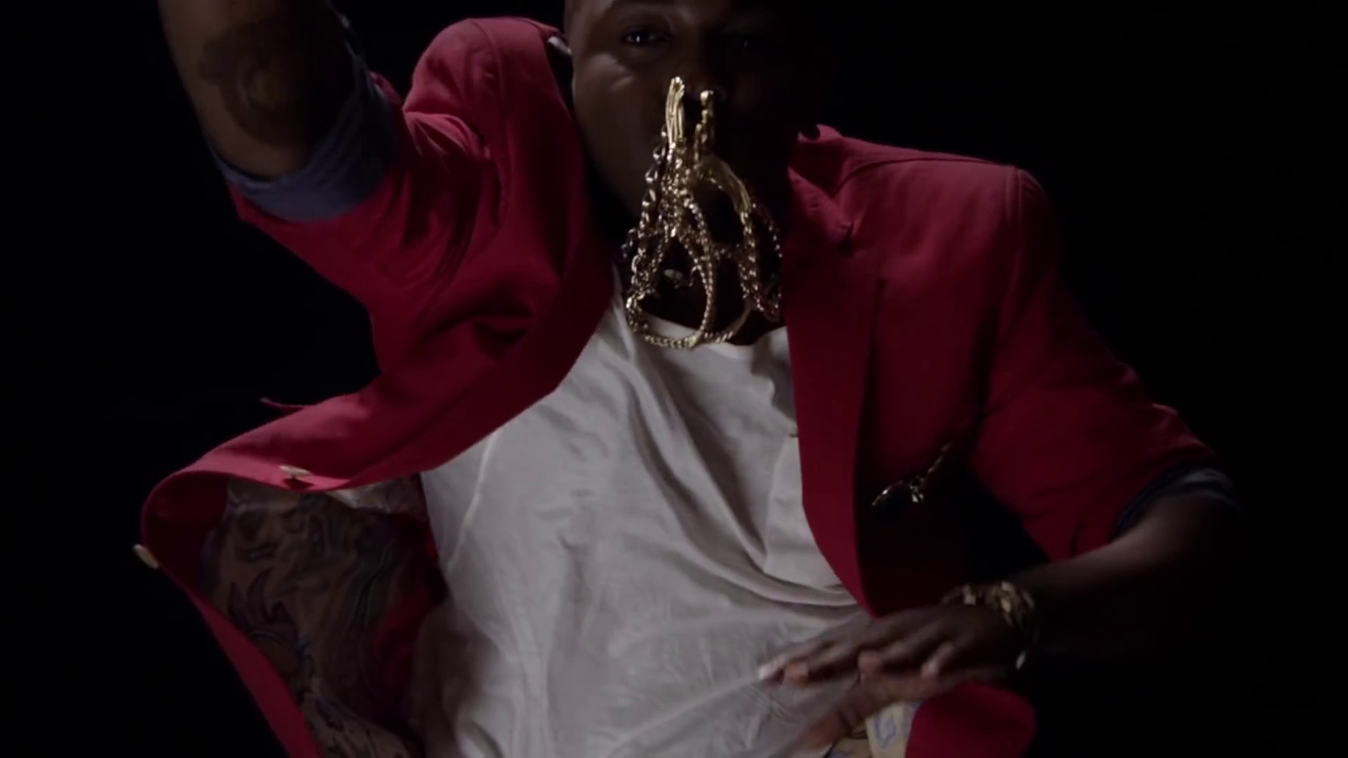 Swimming Pools (Drank) (2012) —  shot,  lighting