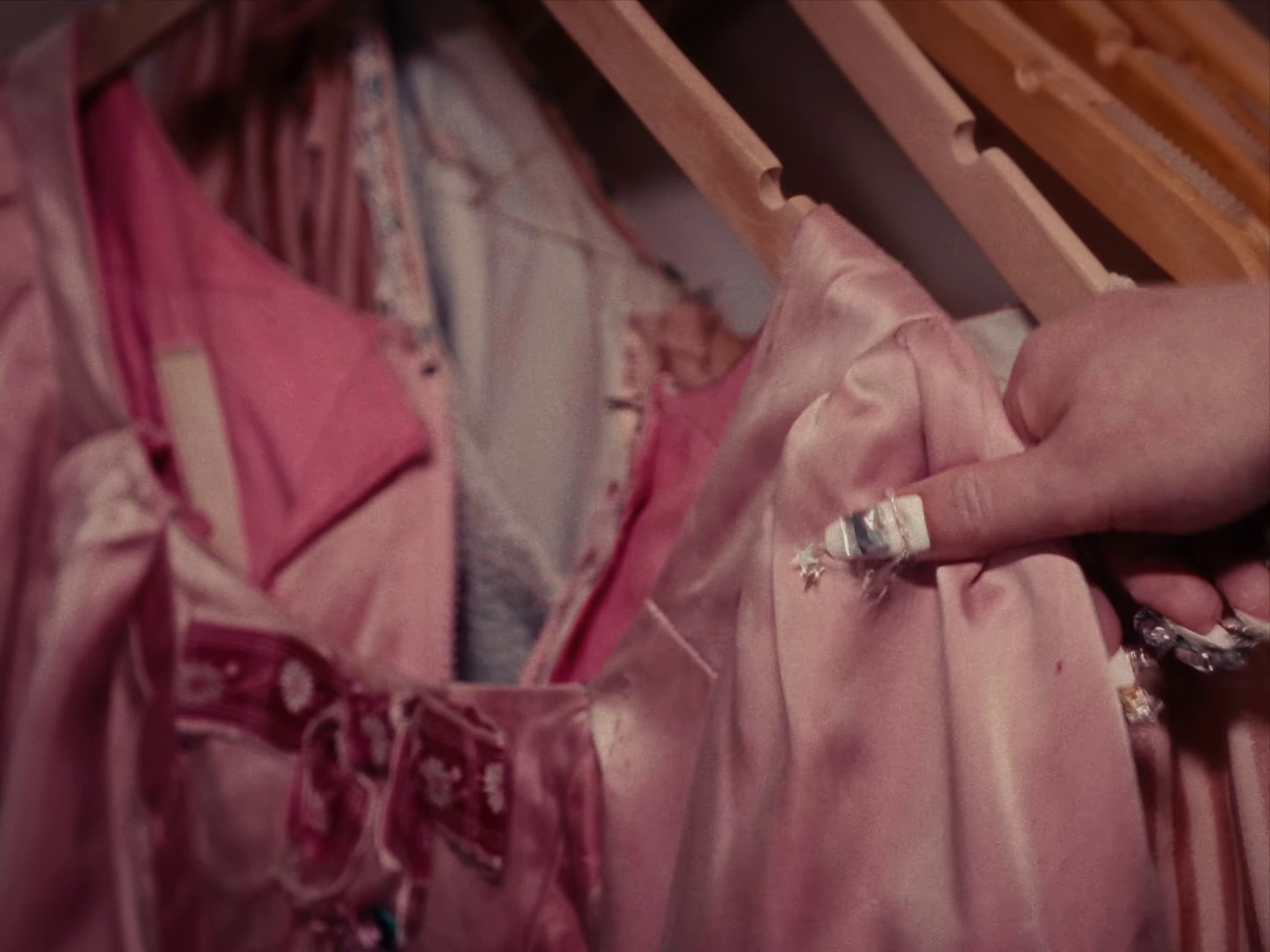 DO YOU LIKE ME? (2024) —  shot,  lighting