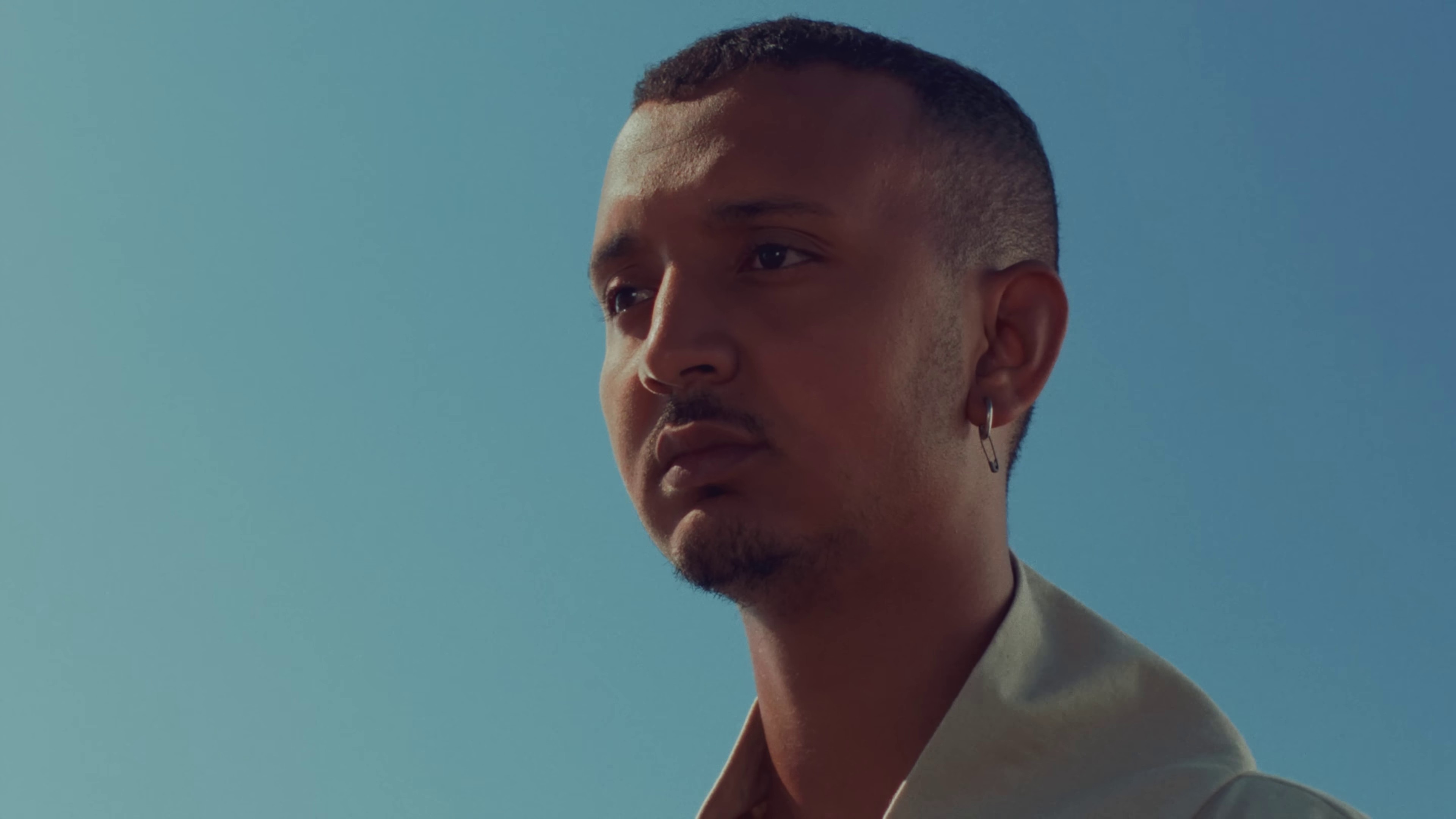 MOUJA (2022) —  shot,  lighting