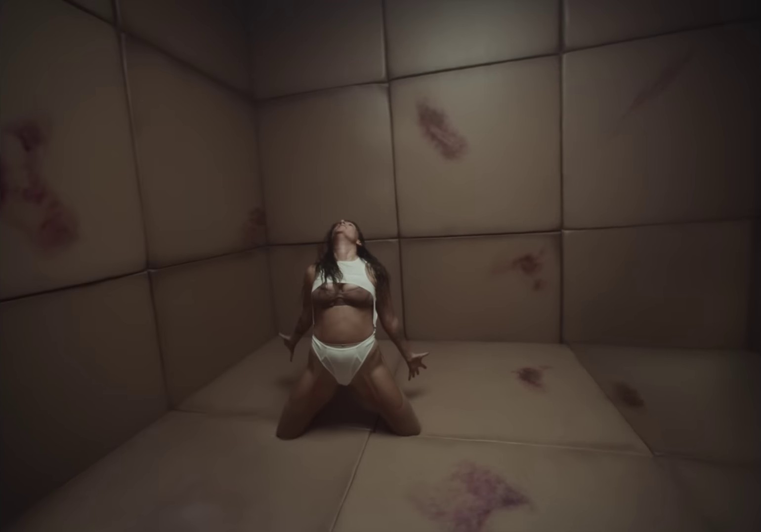 Grapefruit (2022) —  shot,  lighting