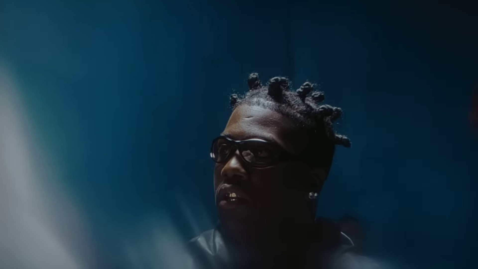 Say something  (2023) —  shot,  lighting