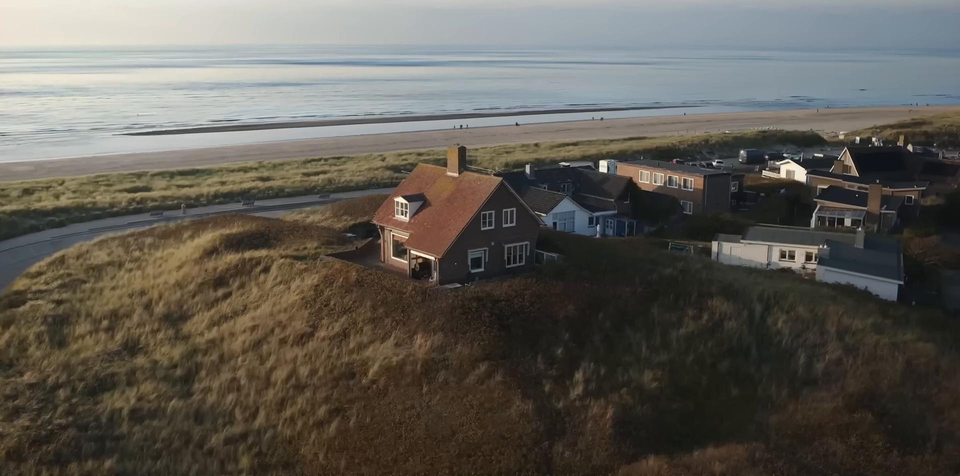 Amazon - Moving Day (2025) —  shot,  lighting