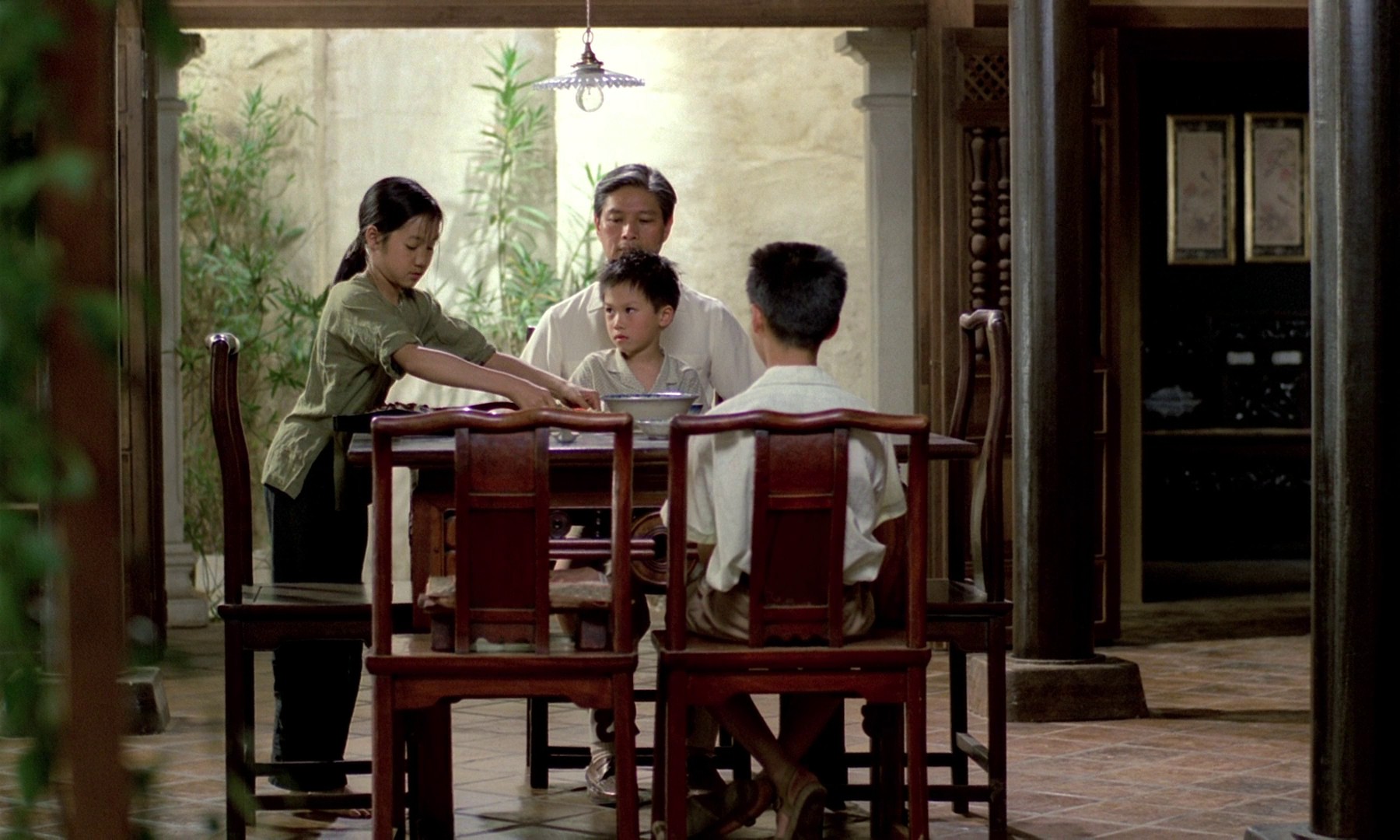 The Scent of Green Papaya (1993) —  shot,  lighting