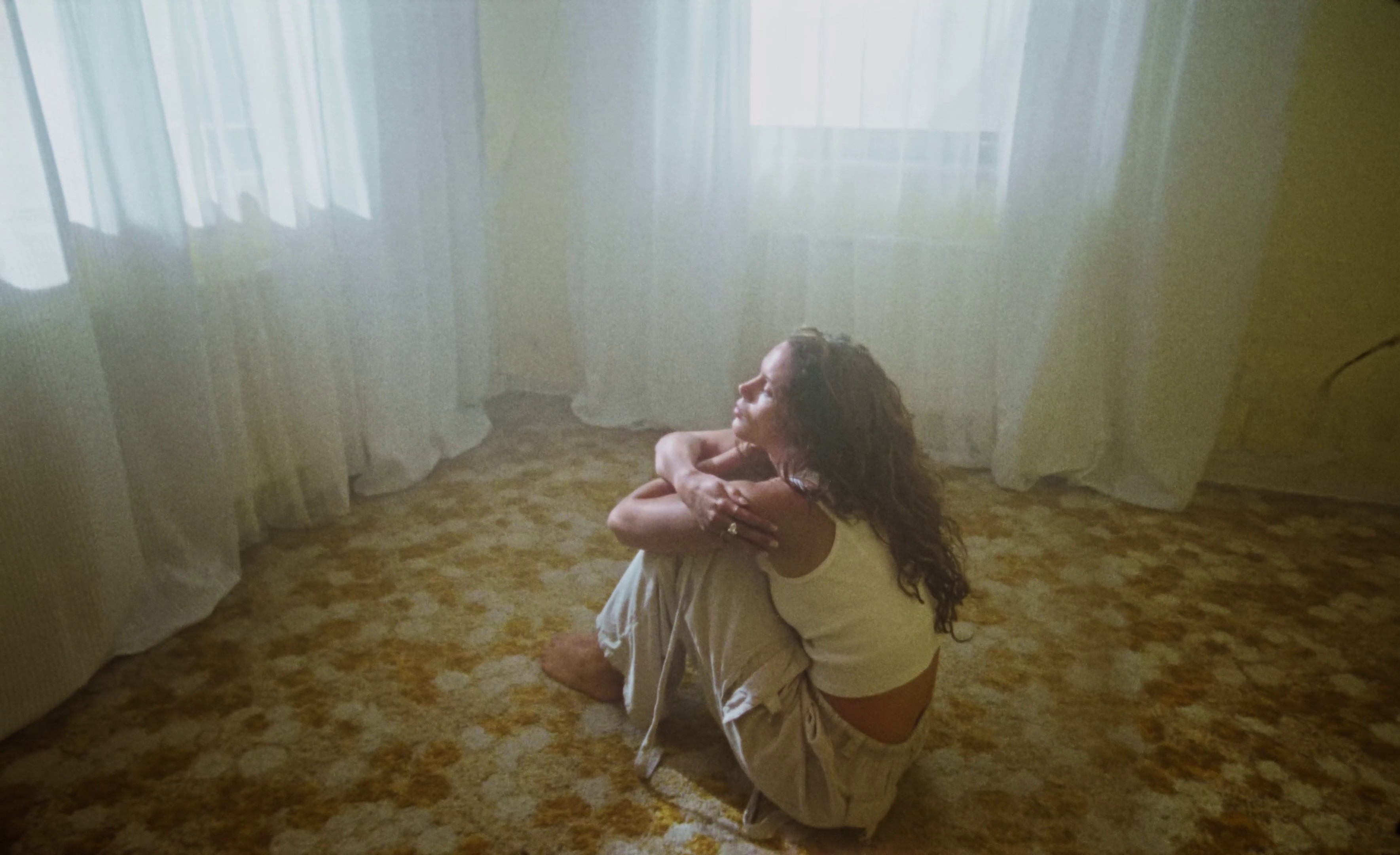 Alles (und Nichts) (2024) —  shot,  lighting