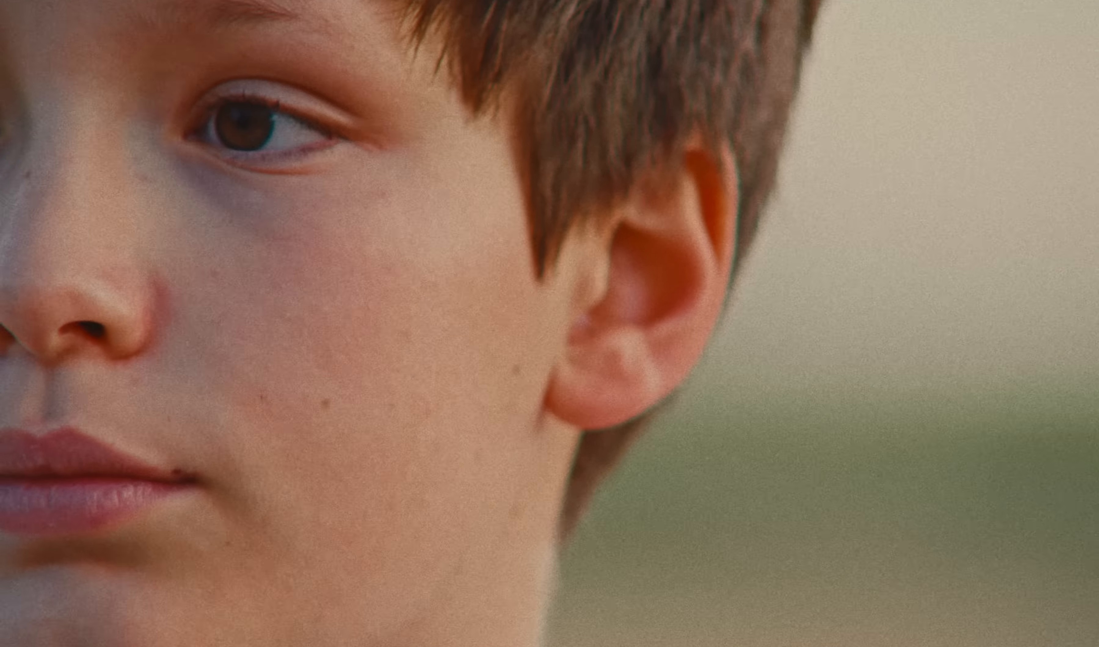 y es bonito (2024) —  shot,  lighting