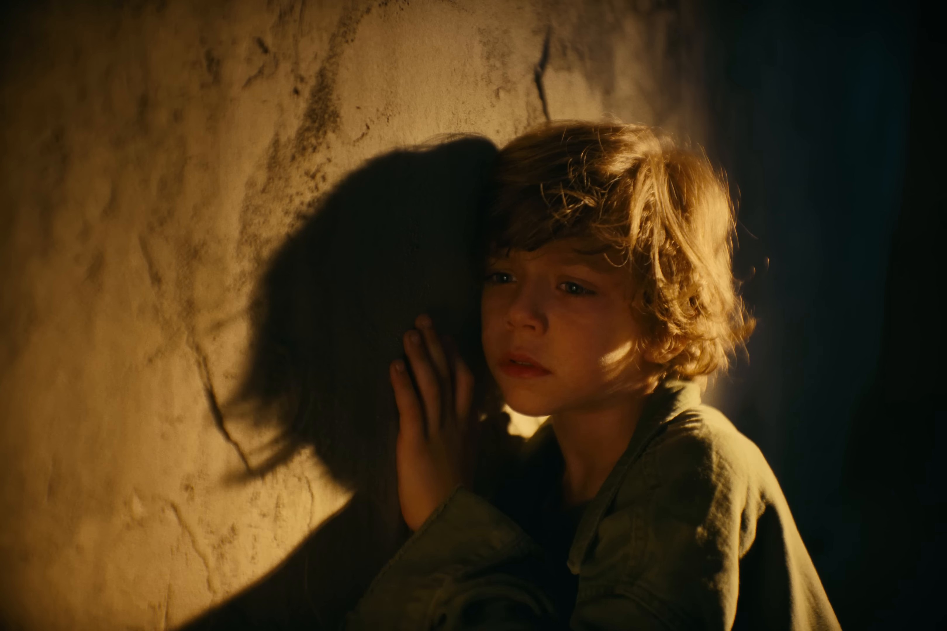 GUN (2024) —  shot,  lighting