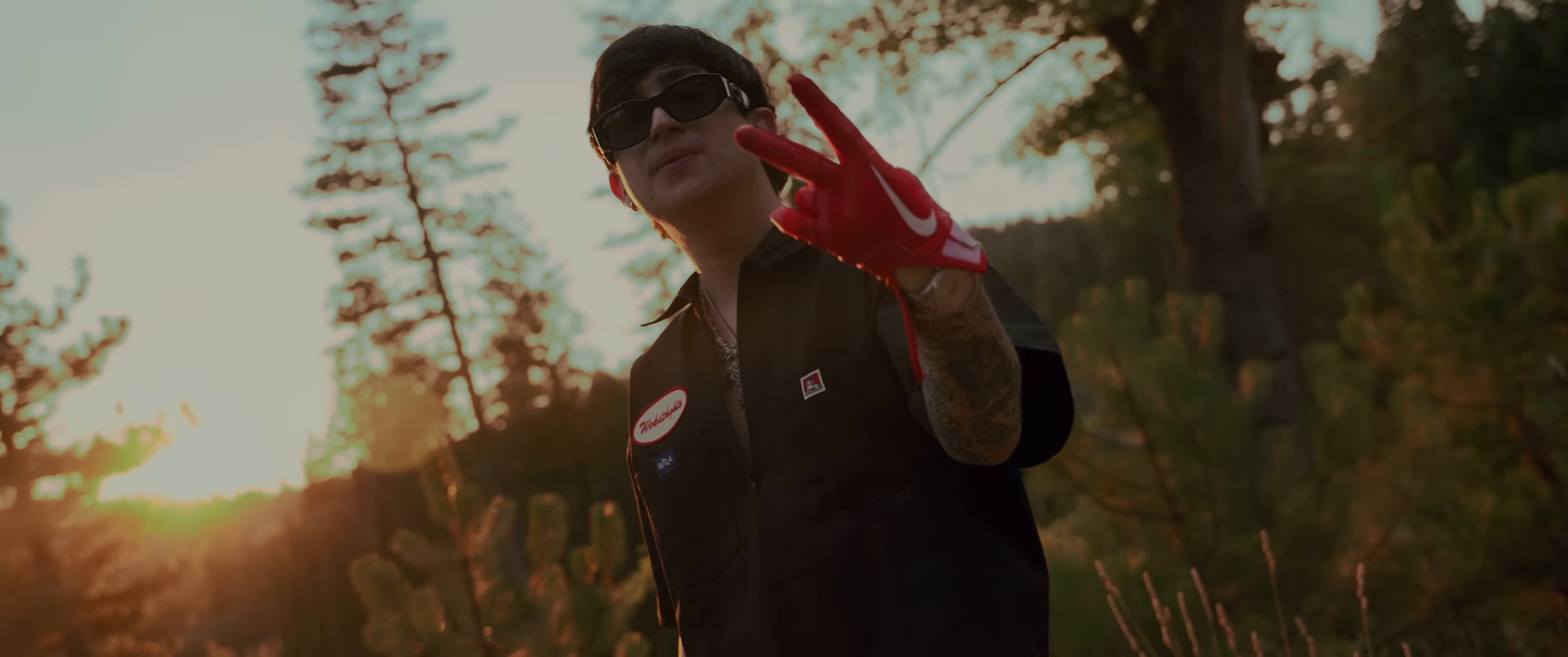 UNA LOKURA (2024) —  shot,  lighting