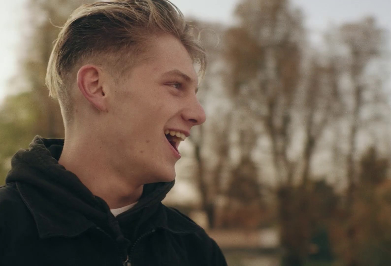 How much ( you want her ) (2018) —  shot,  lighting