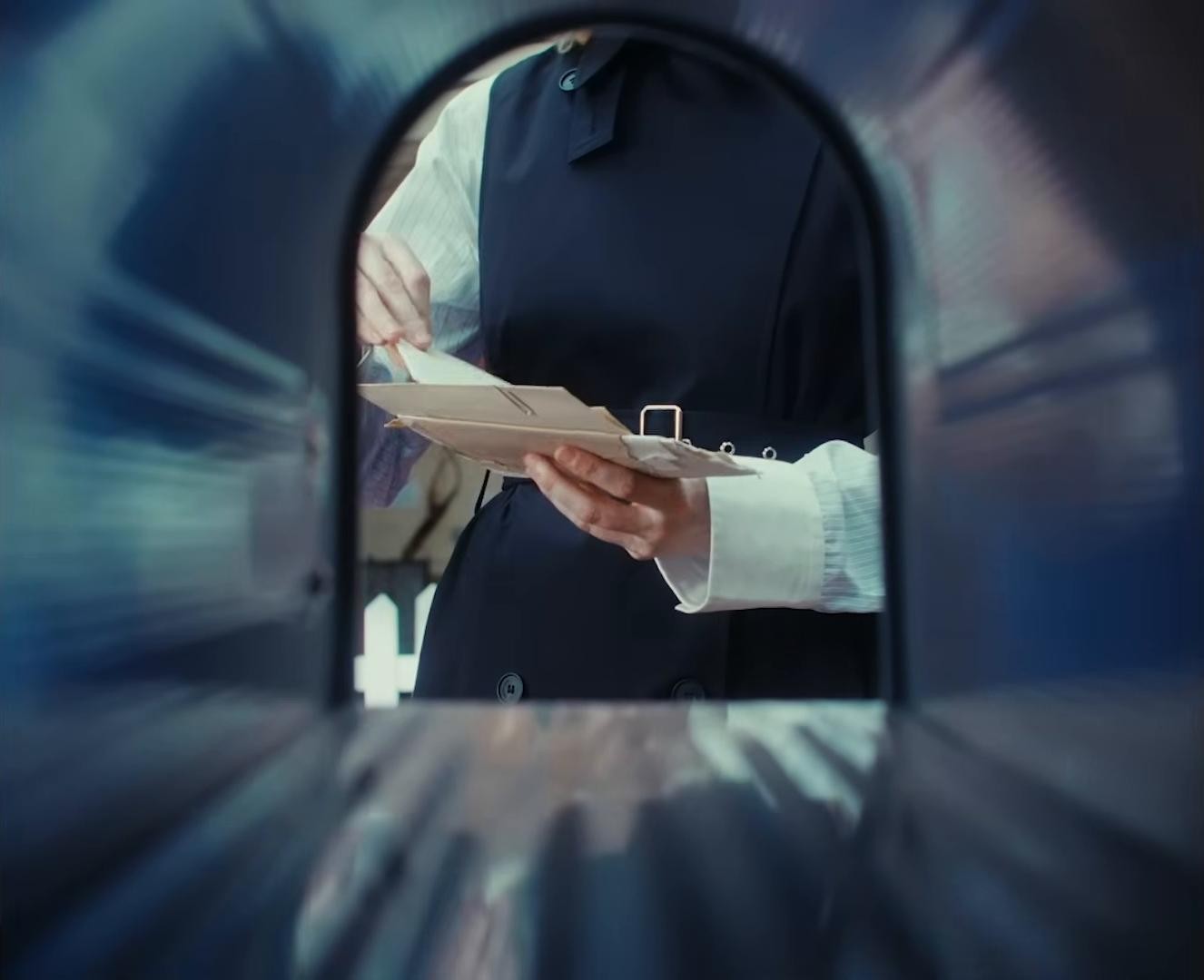 How Do I Reply? (2026) —  shot,  lighting