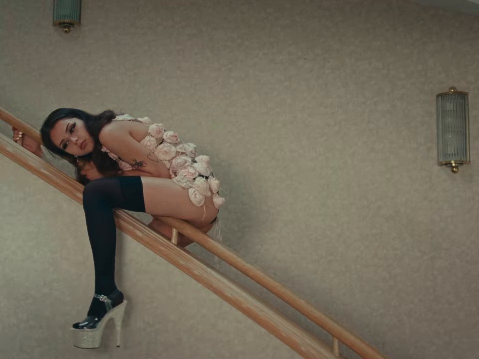 I Just Can't Be Alone (2024) —  shot,  lighting