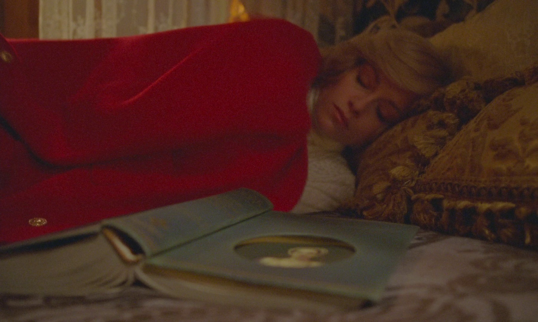 Spencer (2021) —  shot,  lighting