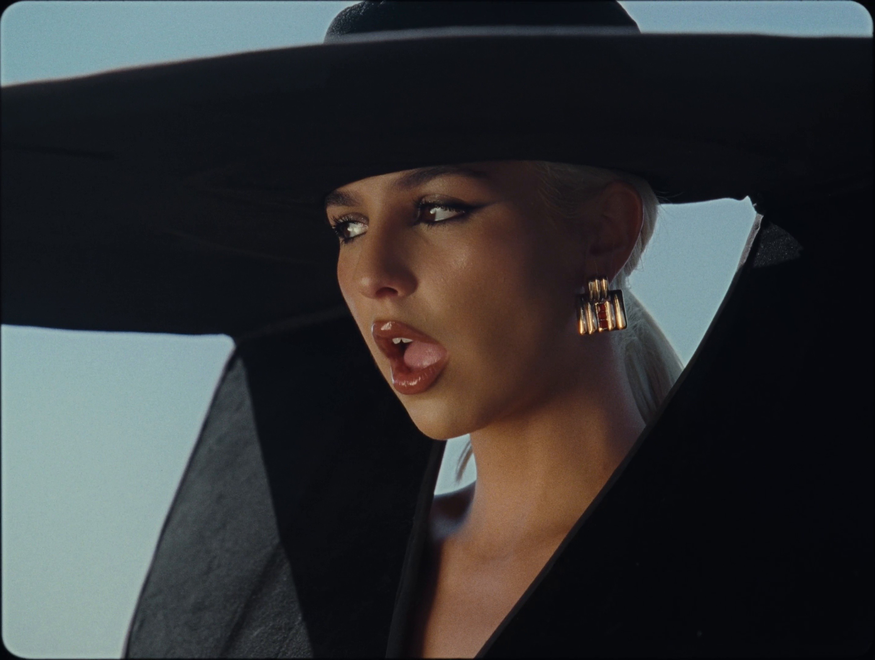 Marcha (2026) —  shot,  lighting