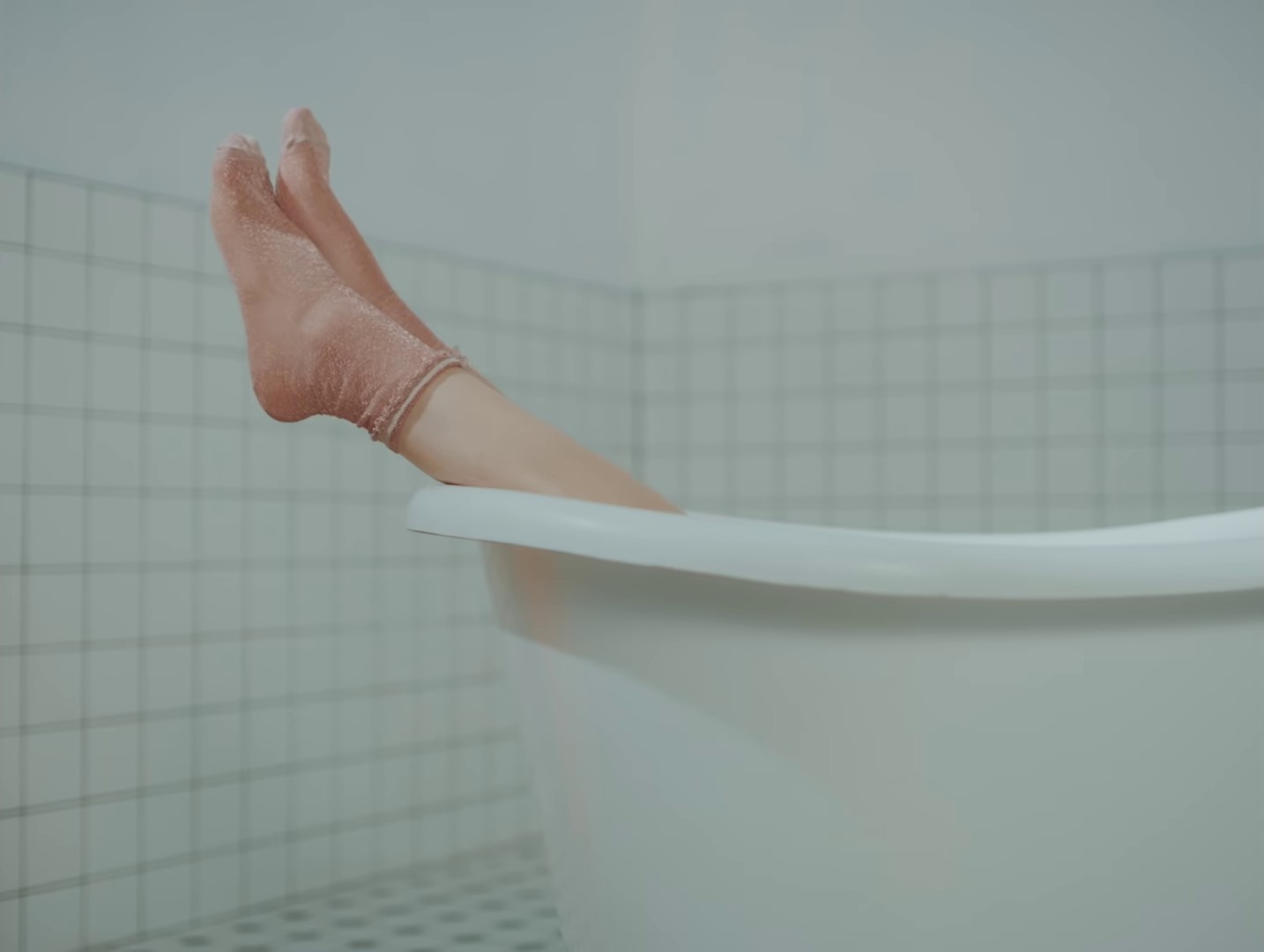 BINU (2019) —  shot,  lighting