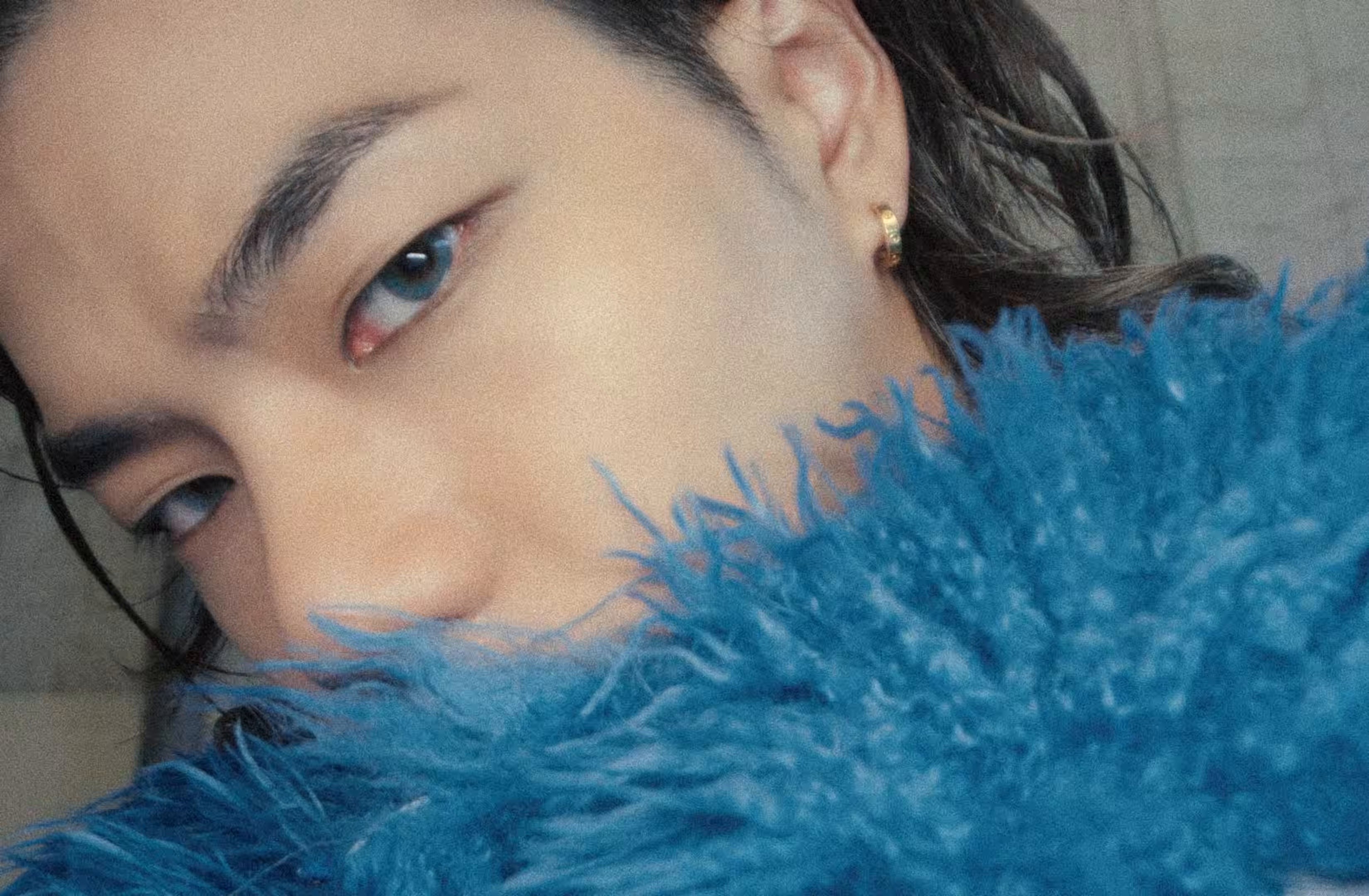 LOOK AT ME (2025) —  shot,  lighting