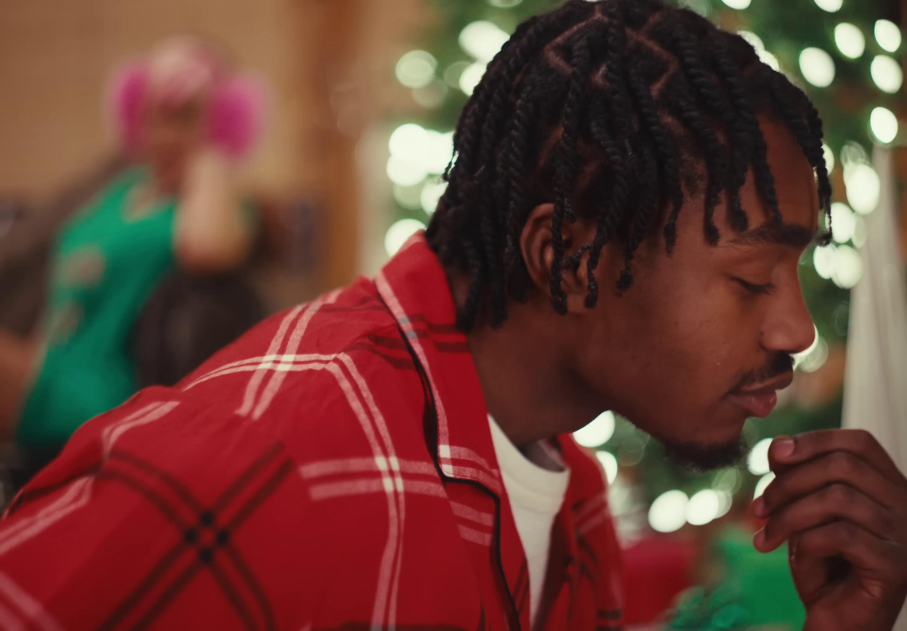 Last Christmas (2023) —  shot,  lighting