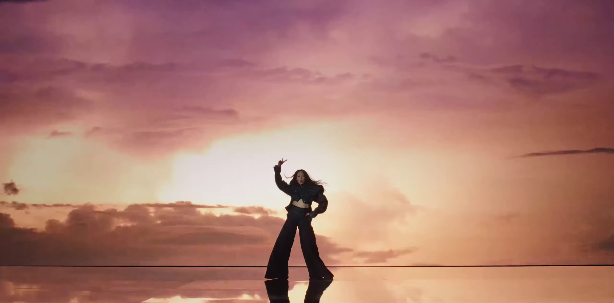 Honeycrash (2024) —  shot,  lighting