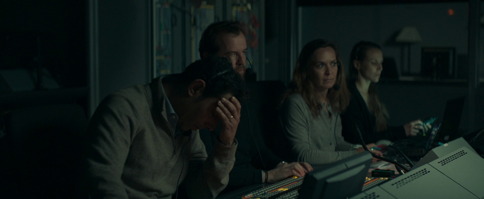 The Mystery of Henri Pick (2019) —  shot,  lighting