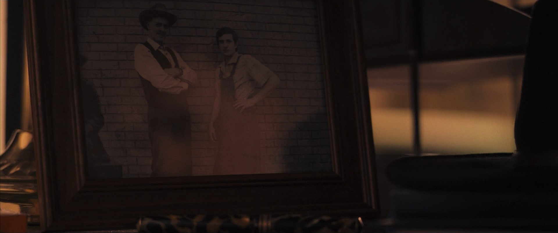 Ain't Them Bodies Saints (2013) —  shot,  lighting