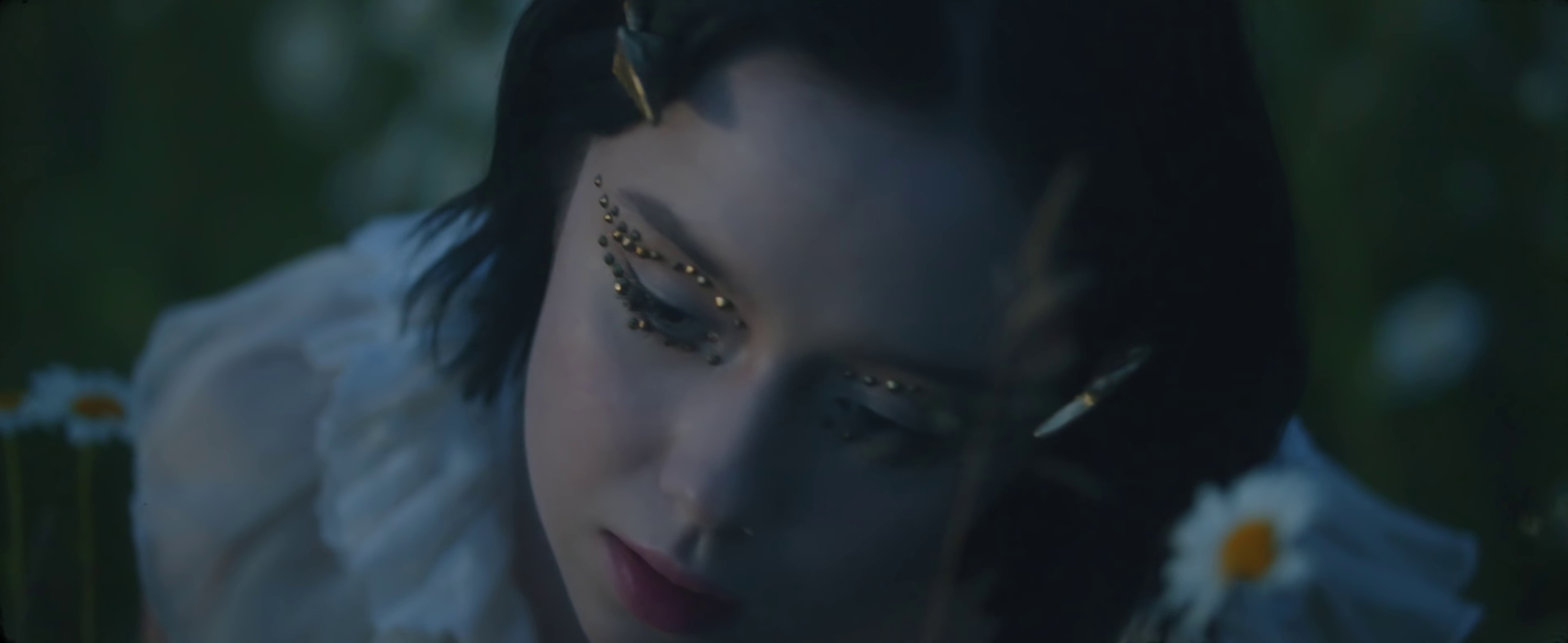 Comets (2020) —  shot,  lighting