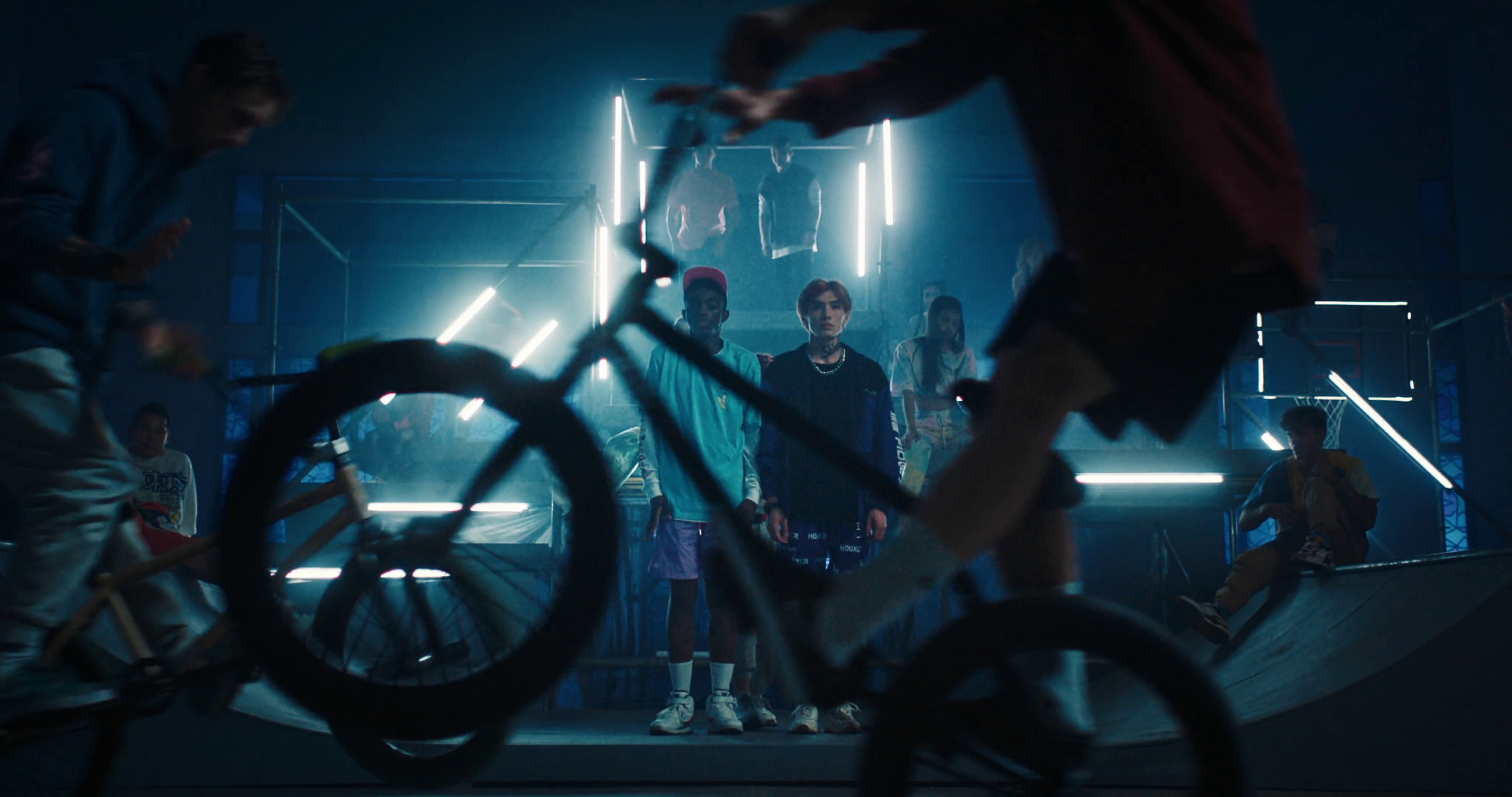 Astronomia (2020) —  shot,  lighting