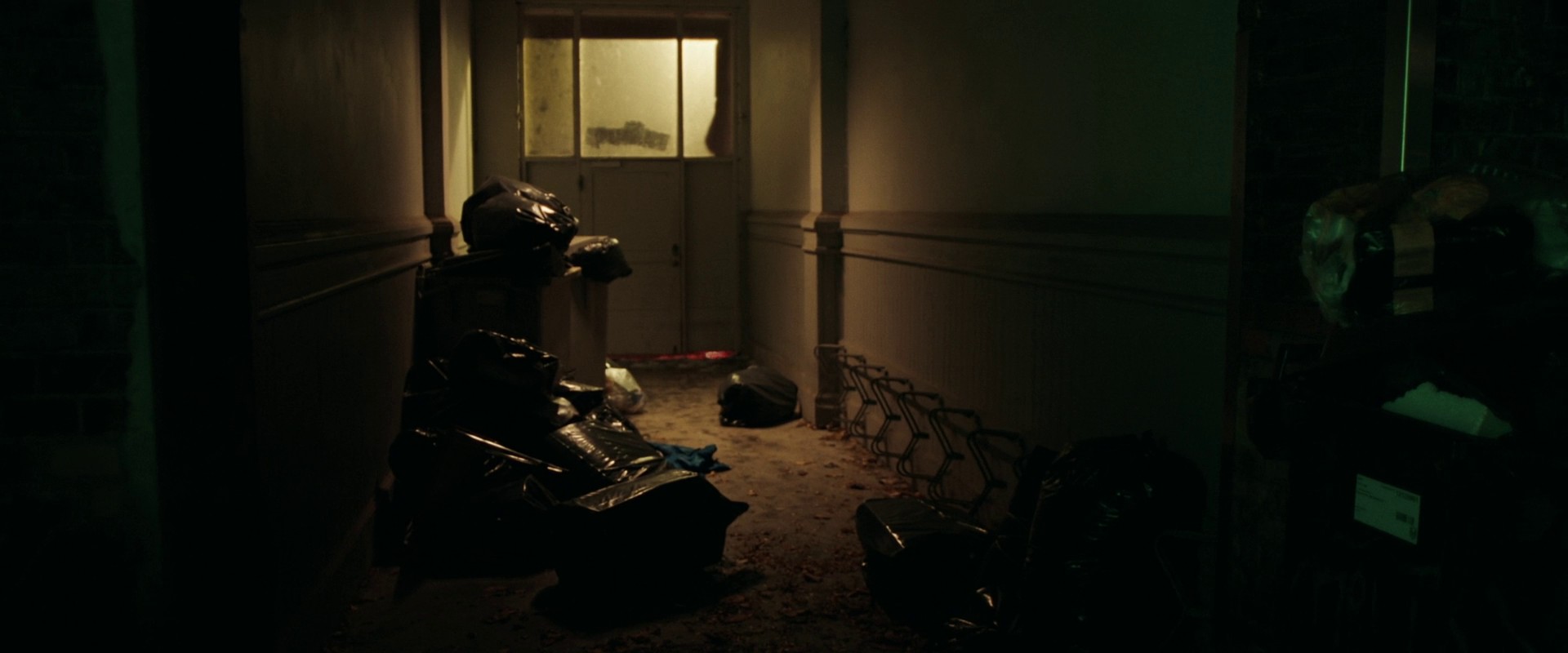 Klienten (2022) —  shot,  lighting