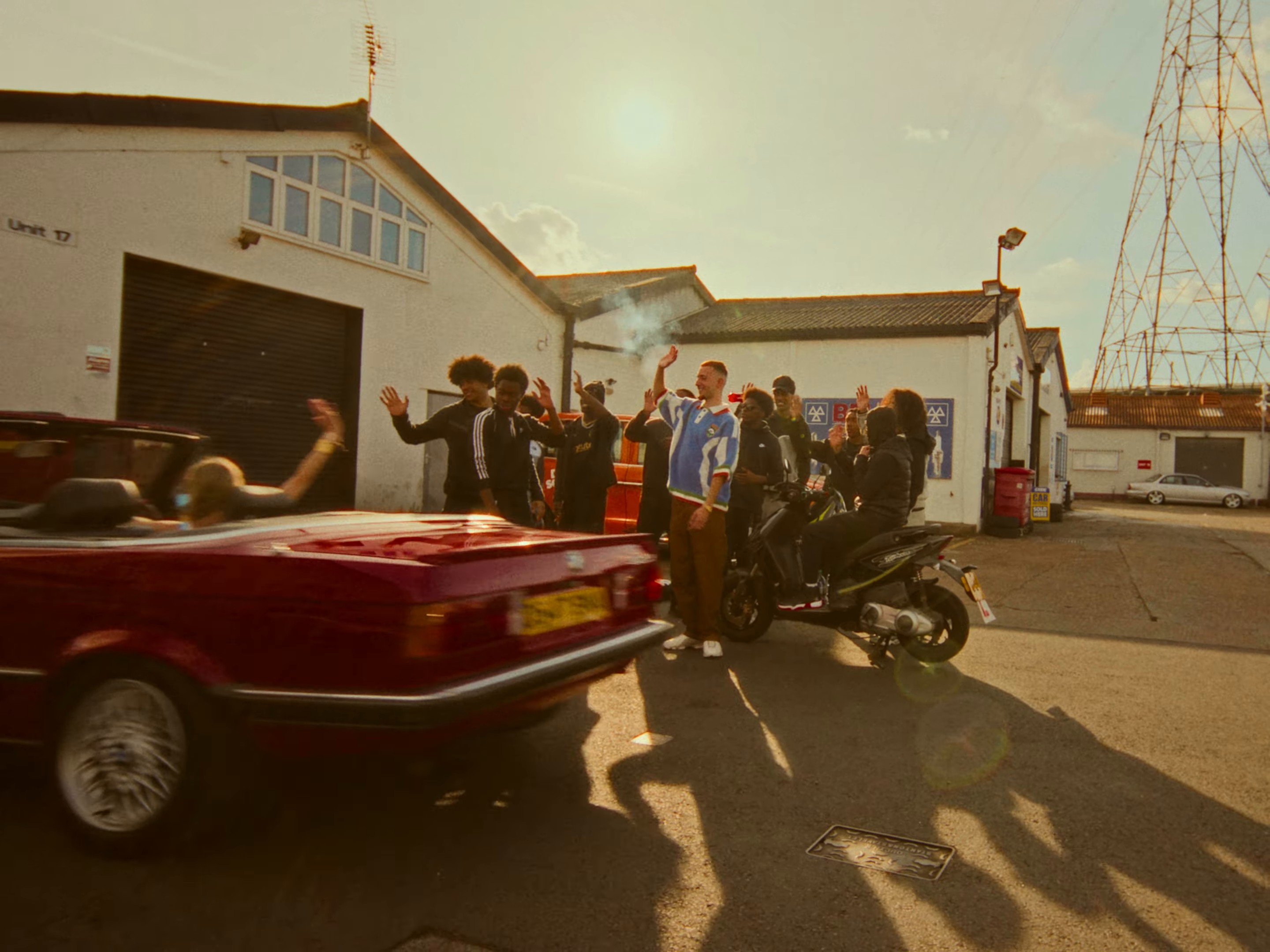 CASH LEGALE (2024) —  shot,  lighting