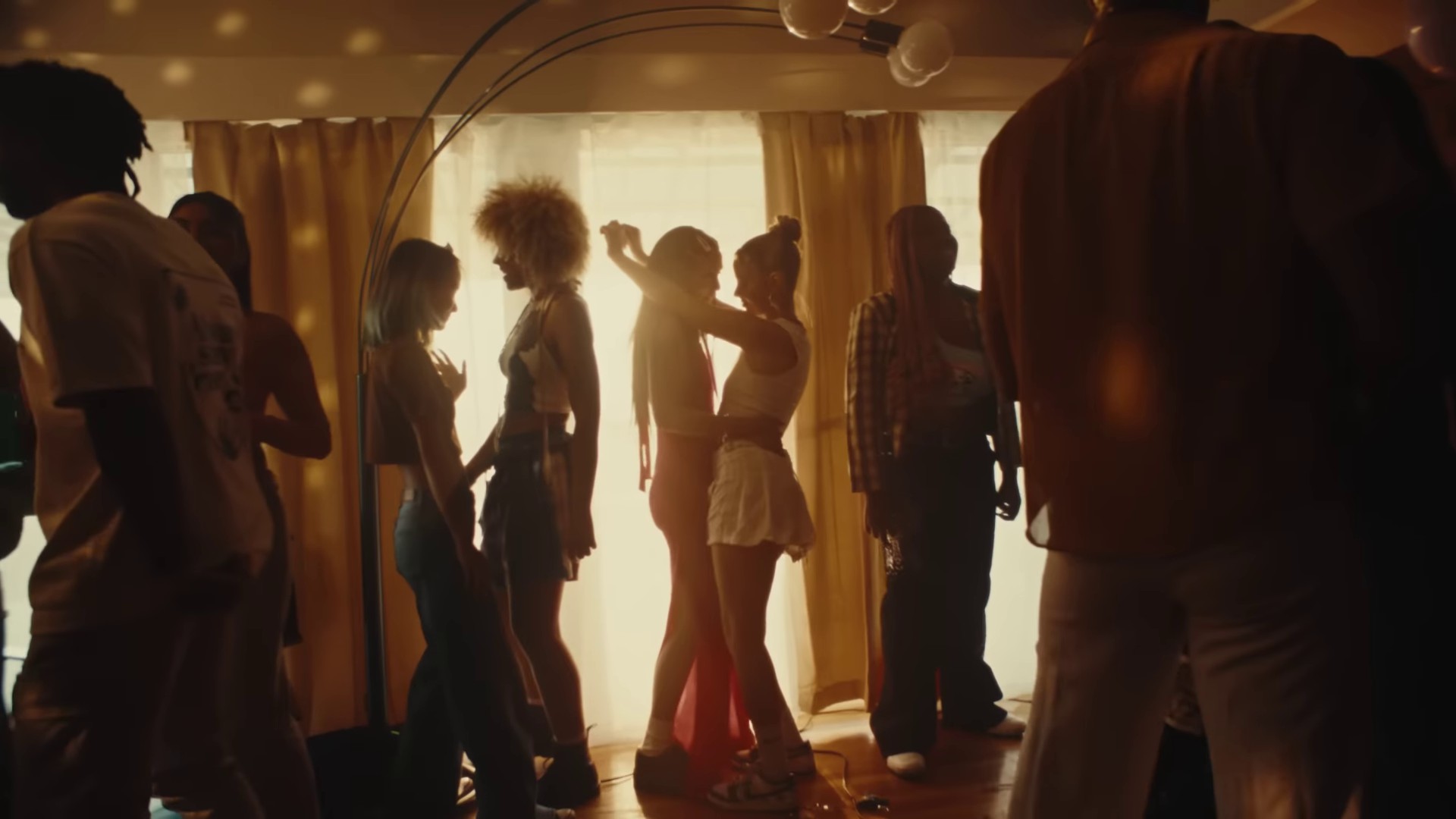 girl ur so pretty (2022) —  shot,  lighting