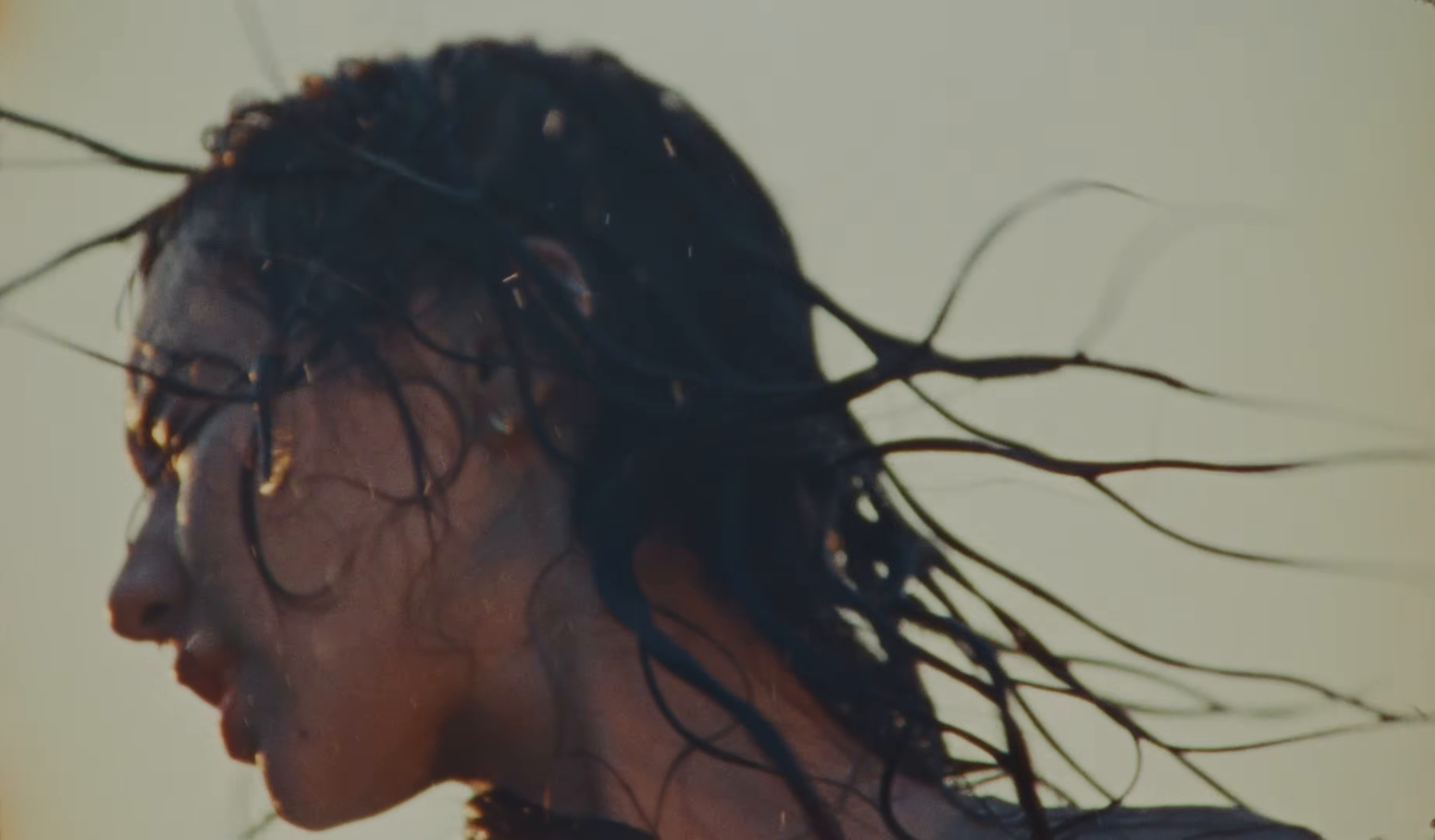 Centipede (2025) —  shot,  lighting