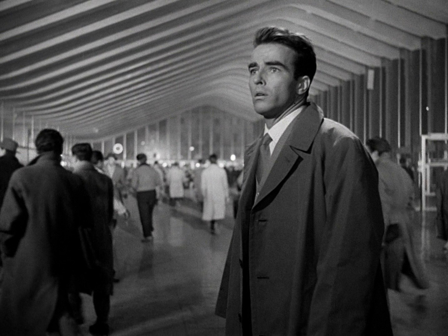 Terminal Station (1954) —  shot,  lighting