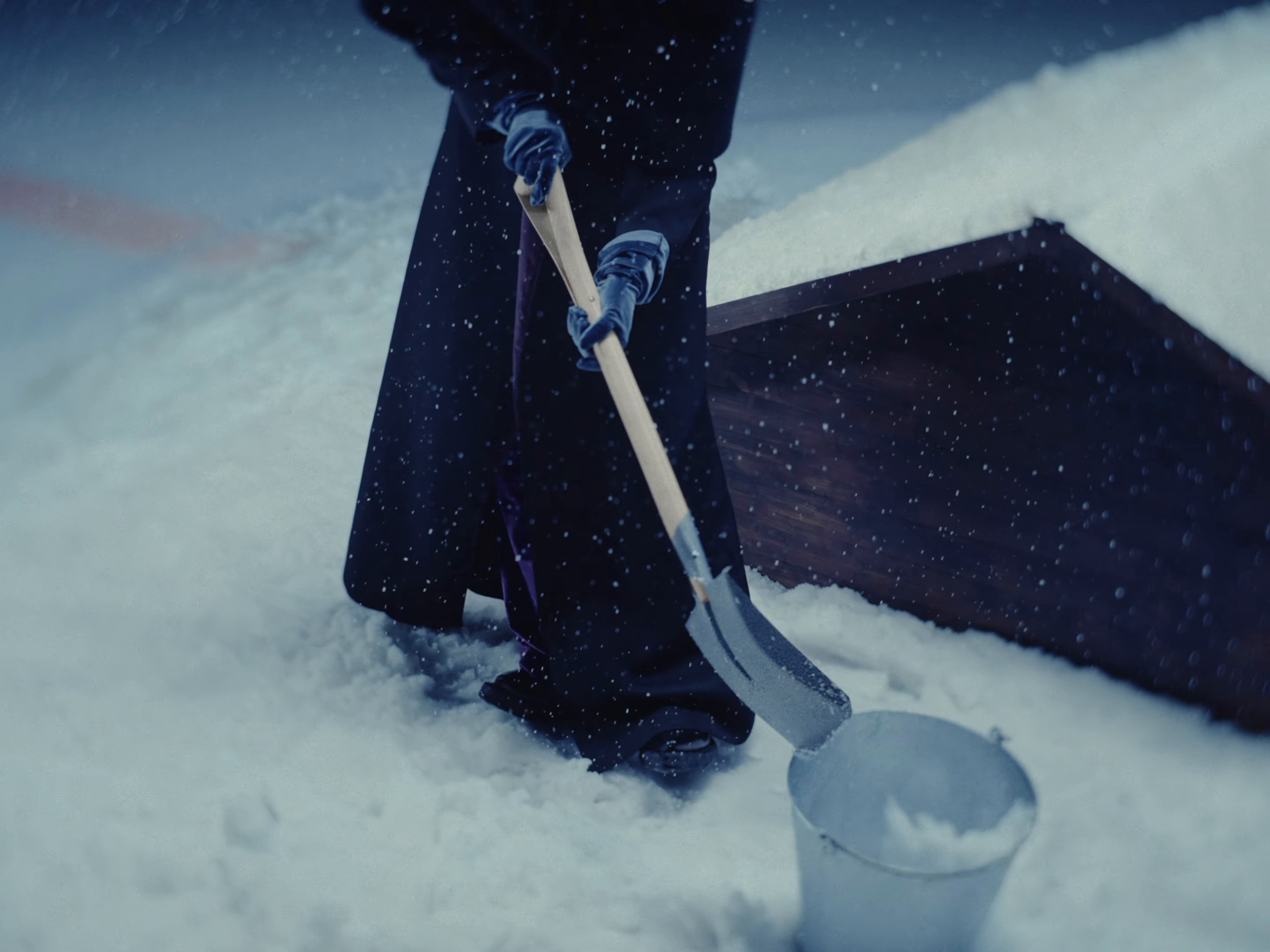 IGLOOOO (2025) —  shot,  lighting