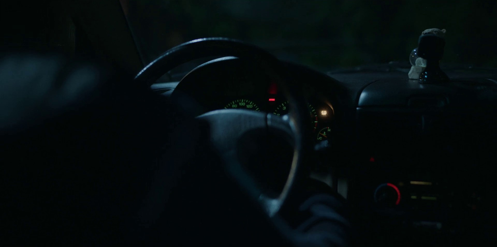 Dollar Store (2021) —  shot,  lighting