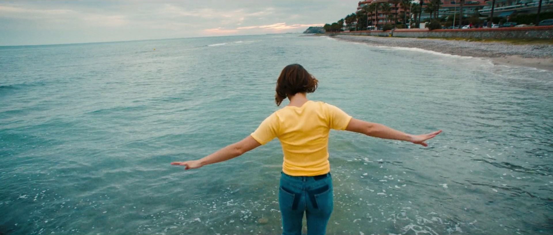 Grow up: “Settle down” – Mercedes-Benz original (2017) —  shot,  lighting