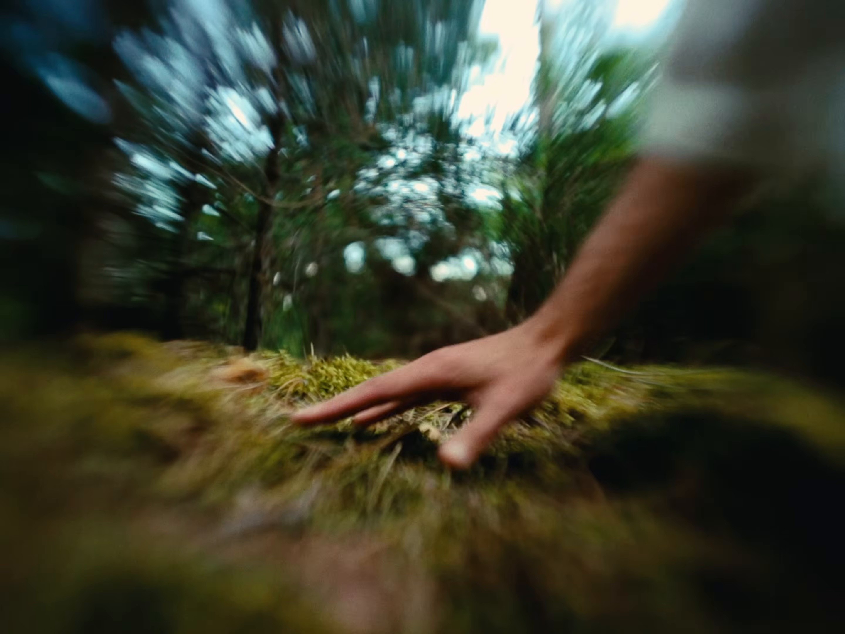 Par-delà (2025) —  shot,  lighting