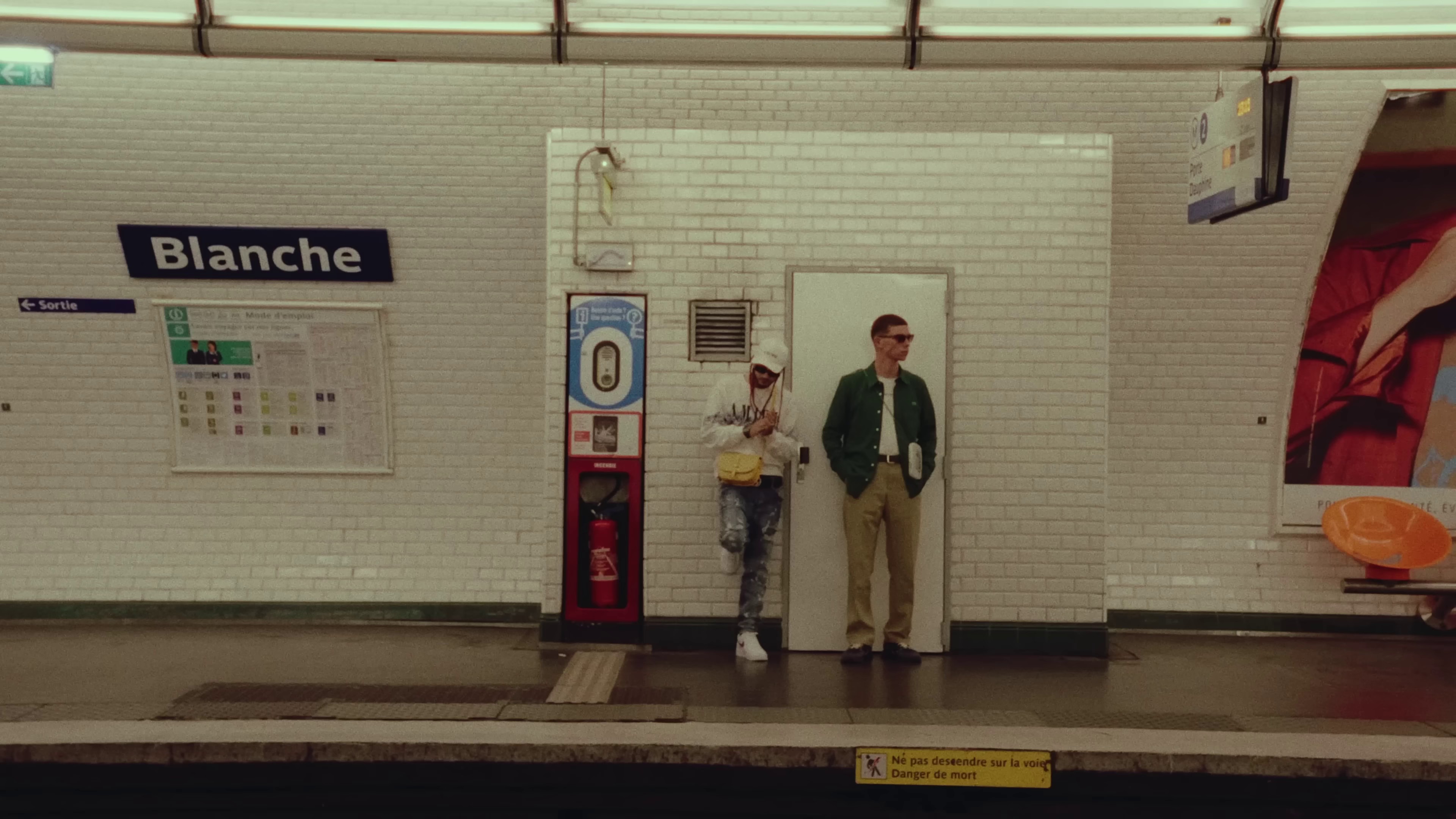 Le jour se lève (2023) —  shot,  lighting