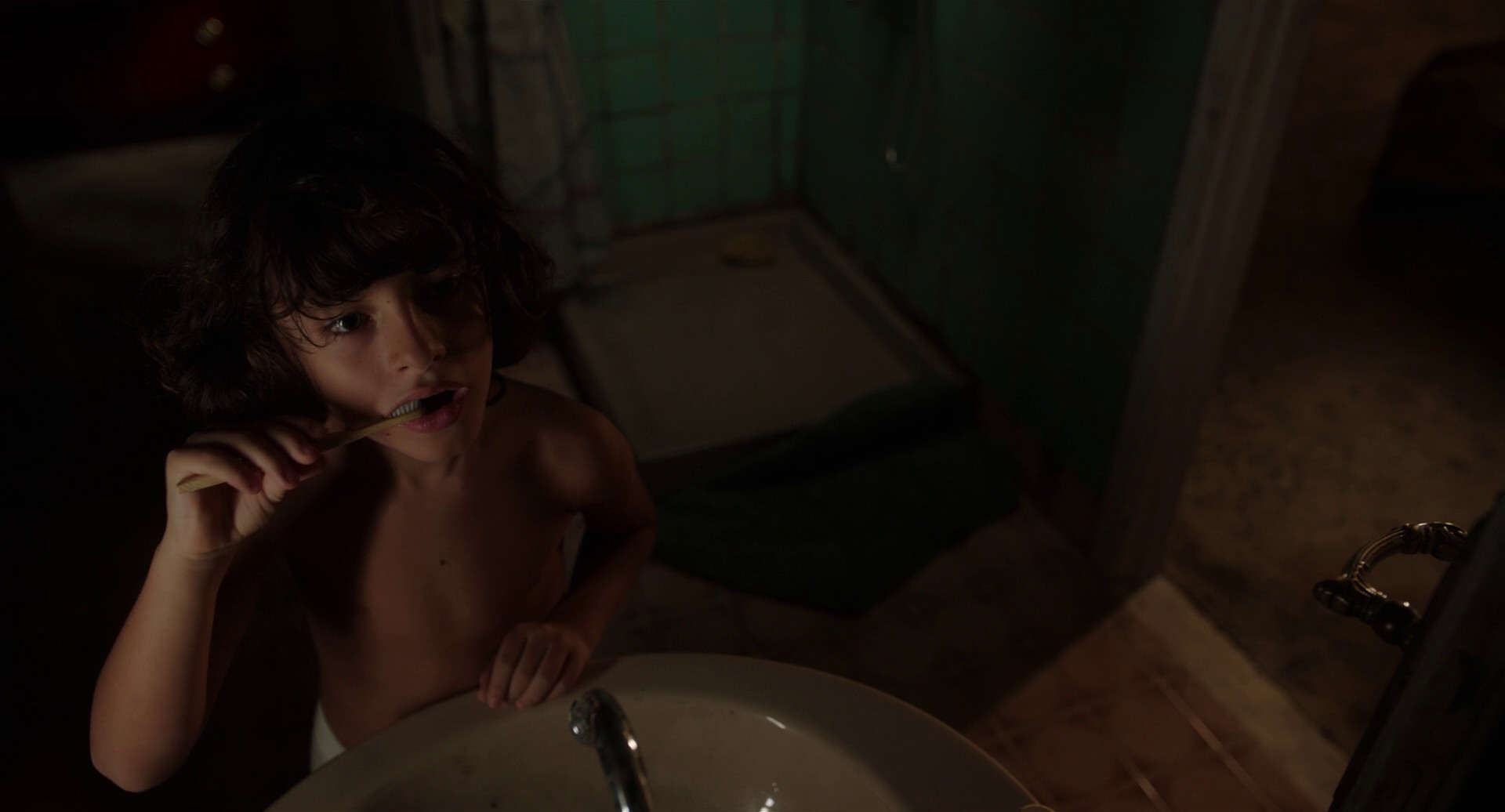 Crimes of the Future (2022) —  shot,  lighting