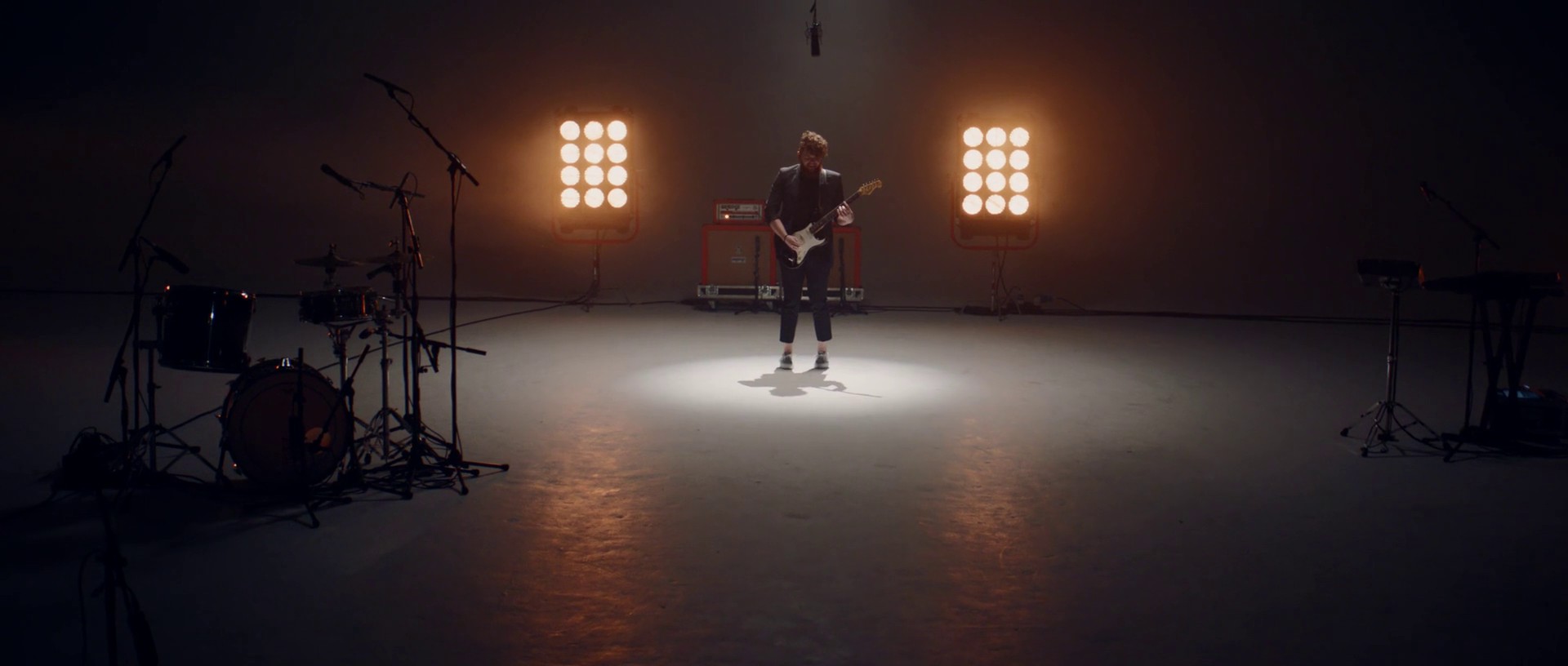 Surprise Yourself (2016) —  shot,  lighting