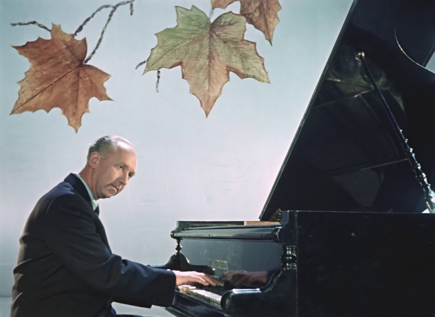 Carnival in Moscow (1956) —  shot,  lighting