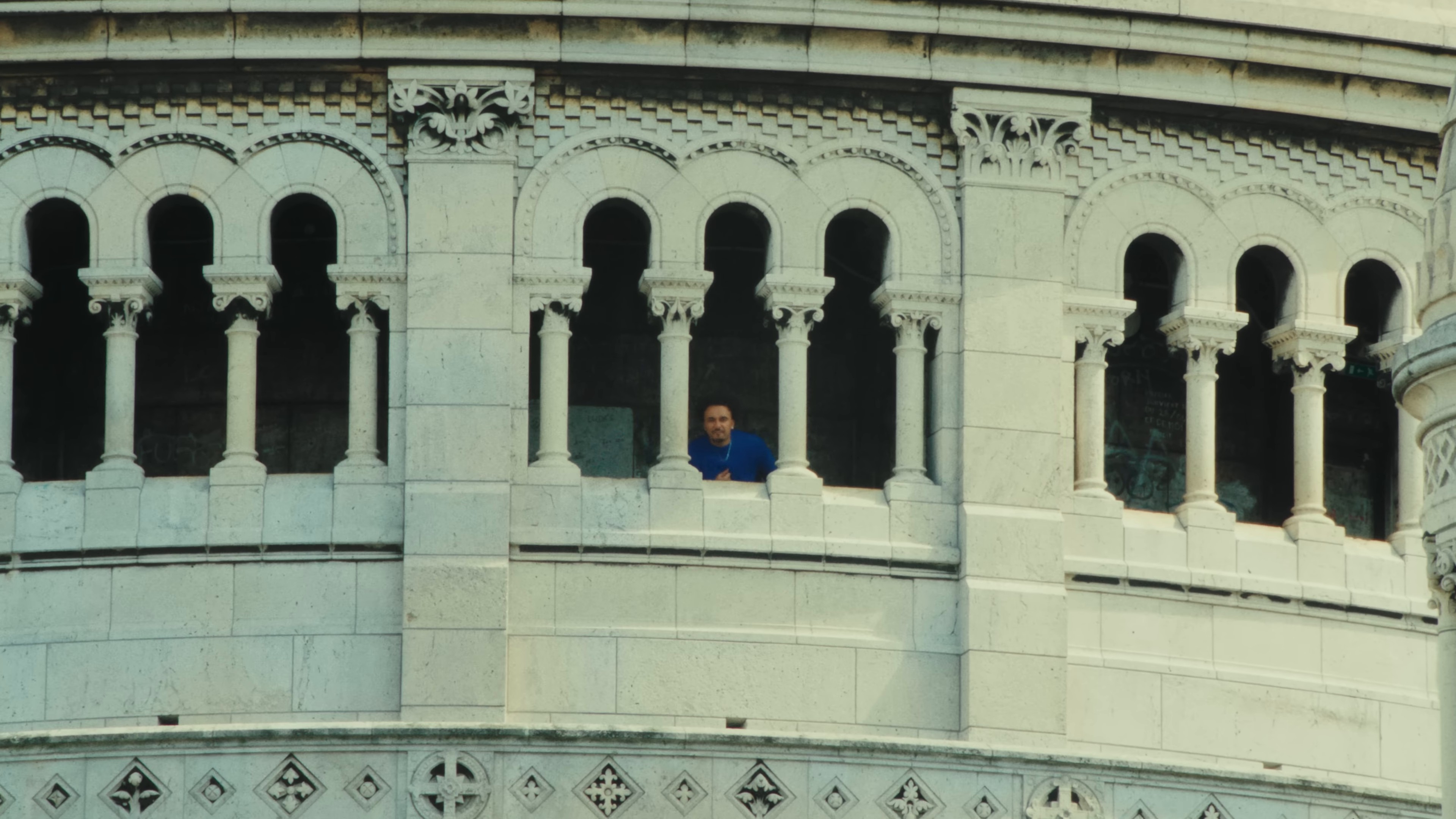 Merci la vie pour les douleurs (2024) —  shot,  lighting