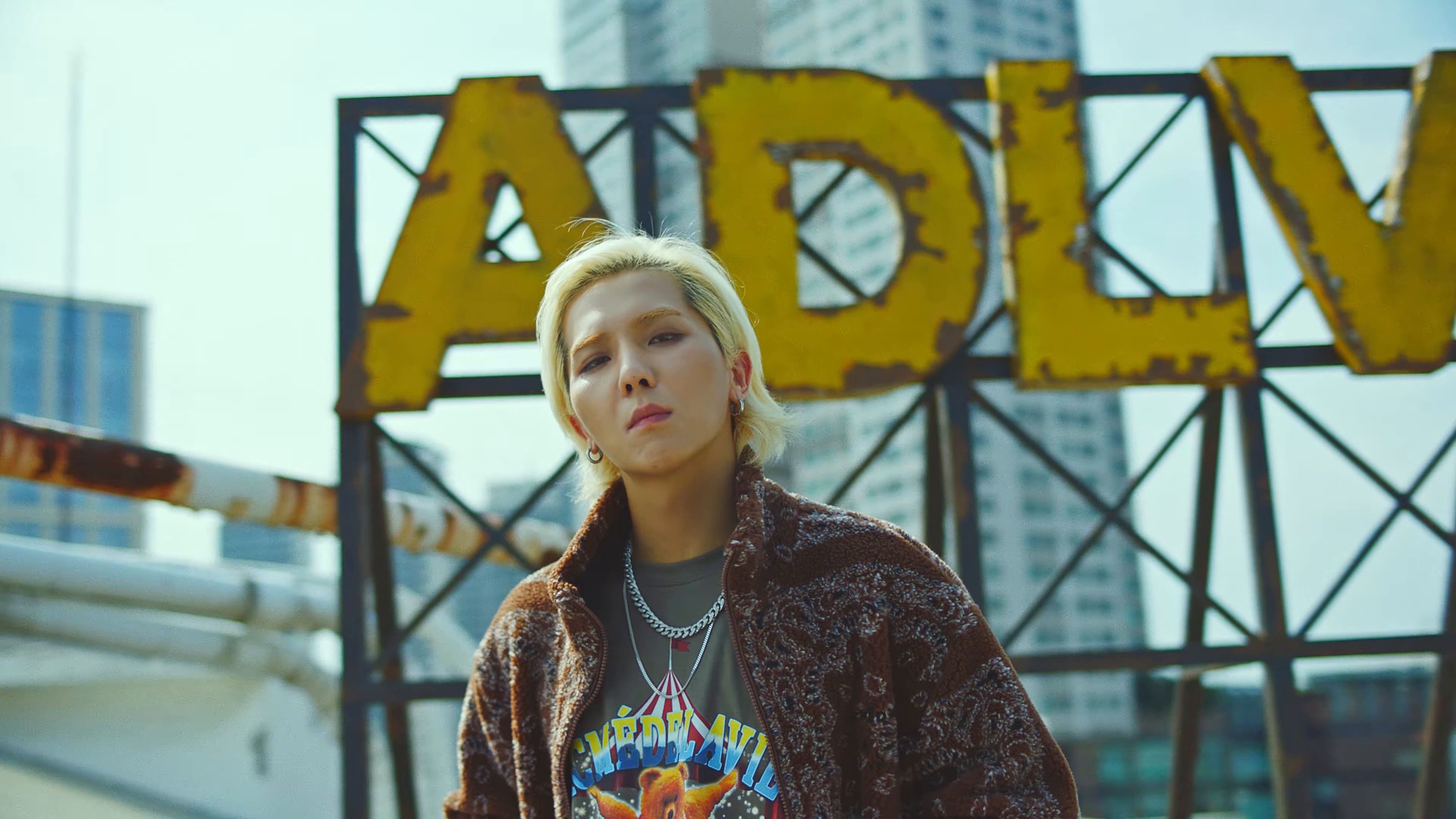 FW21 ADLV X MINO "BEYOND DESCRIPTION" (2021) —  shot,  lighting