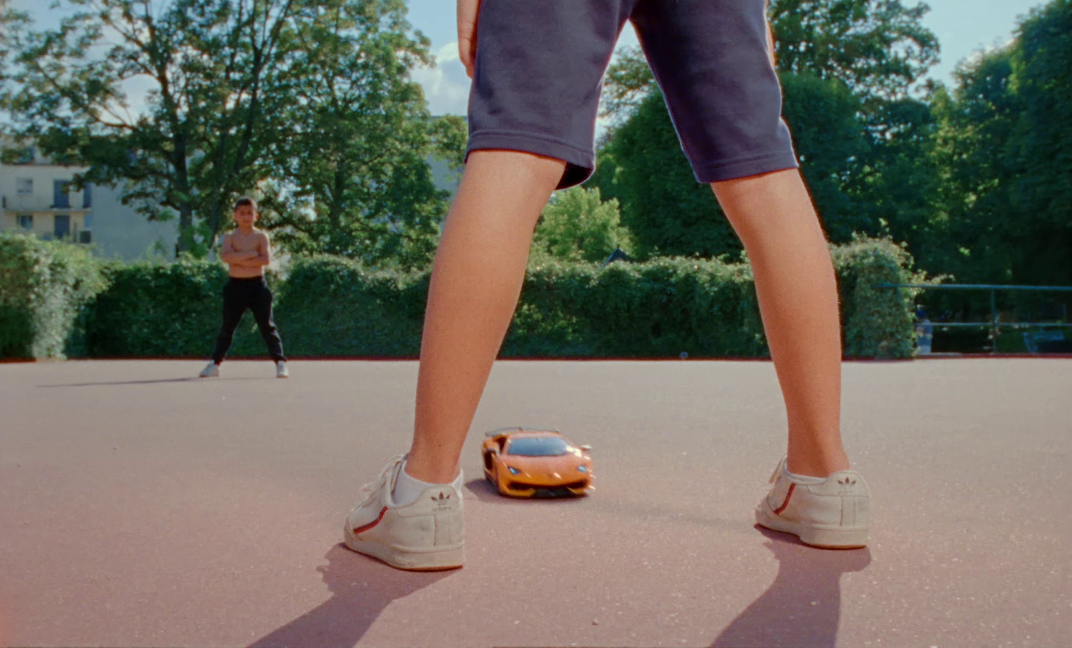 C'est bon (2022) —  shot,  lighting