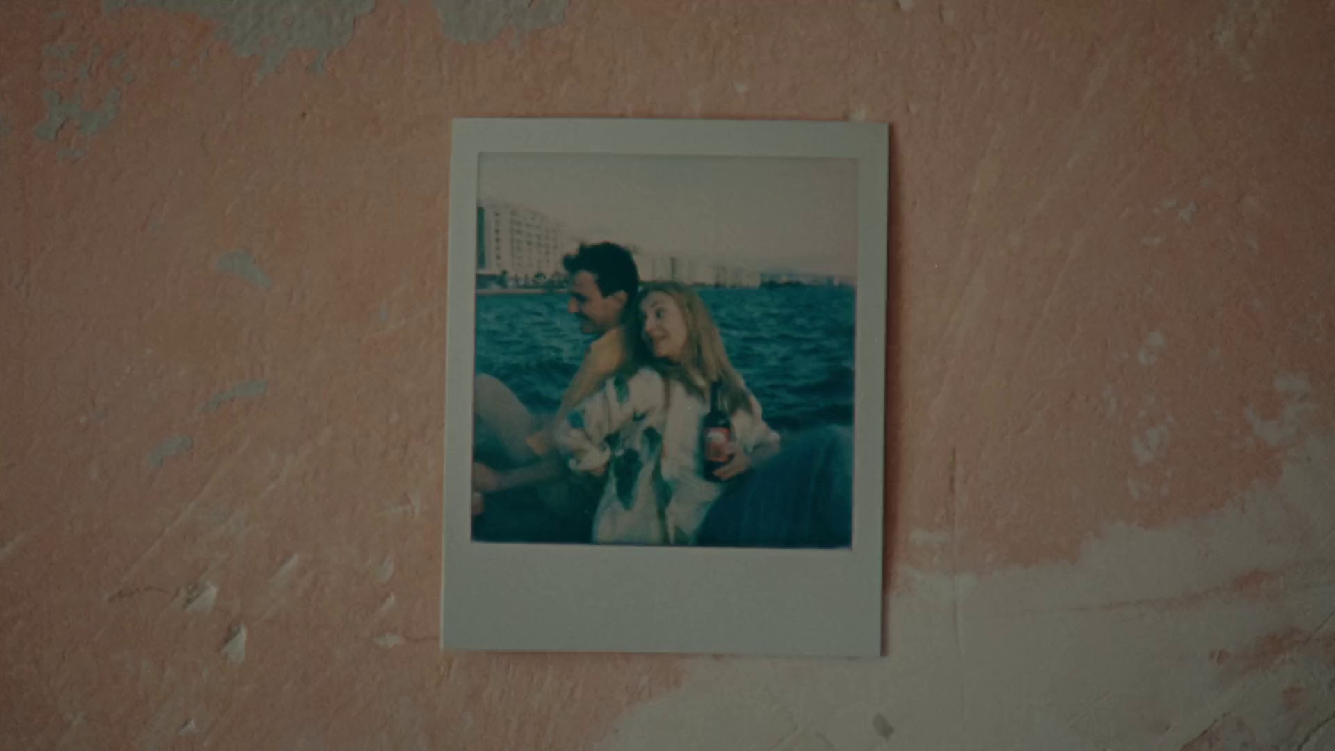 Amstel - Πάμε να αφήσουμε το μυαλό να ανασάνει… (2024) —  shot,  lighting