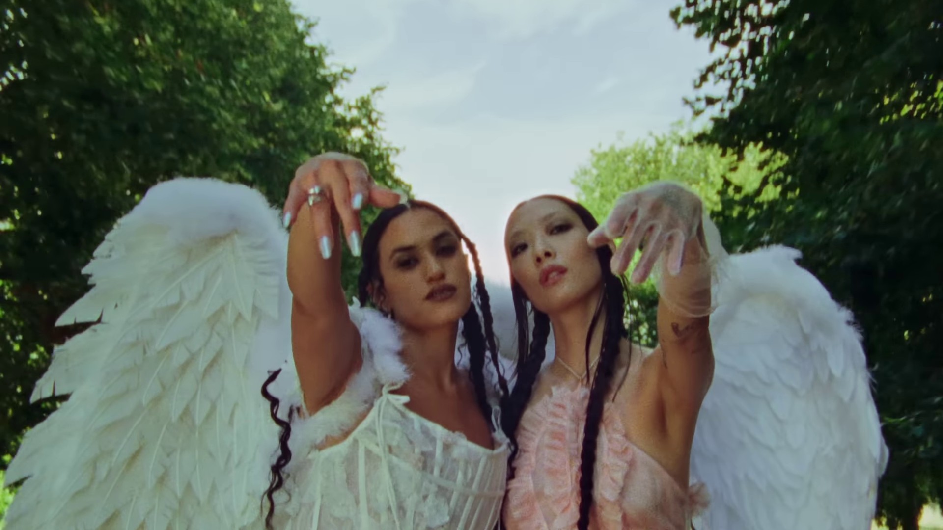 Kiss Me (2023) —  shot,  lighting