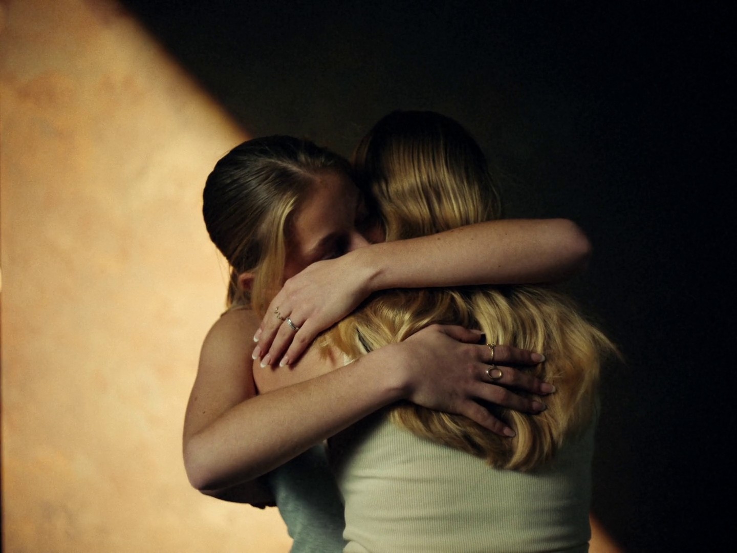 Odense Håndbold x GirlTalk – Time Out – Naghmeh Pour (2024) —  shot,  lighting