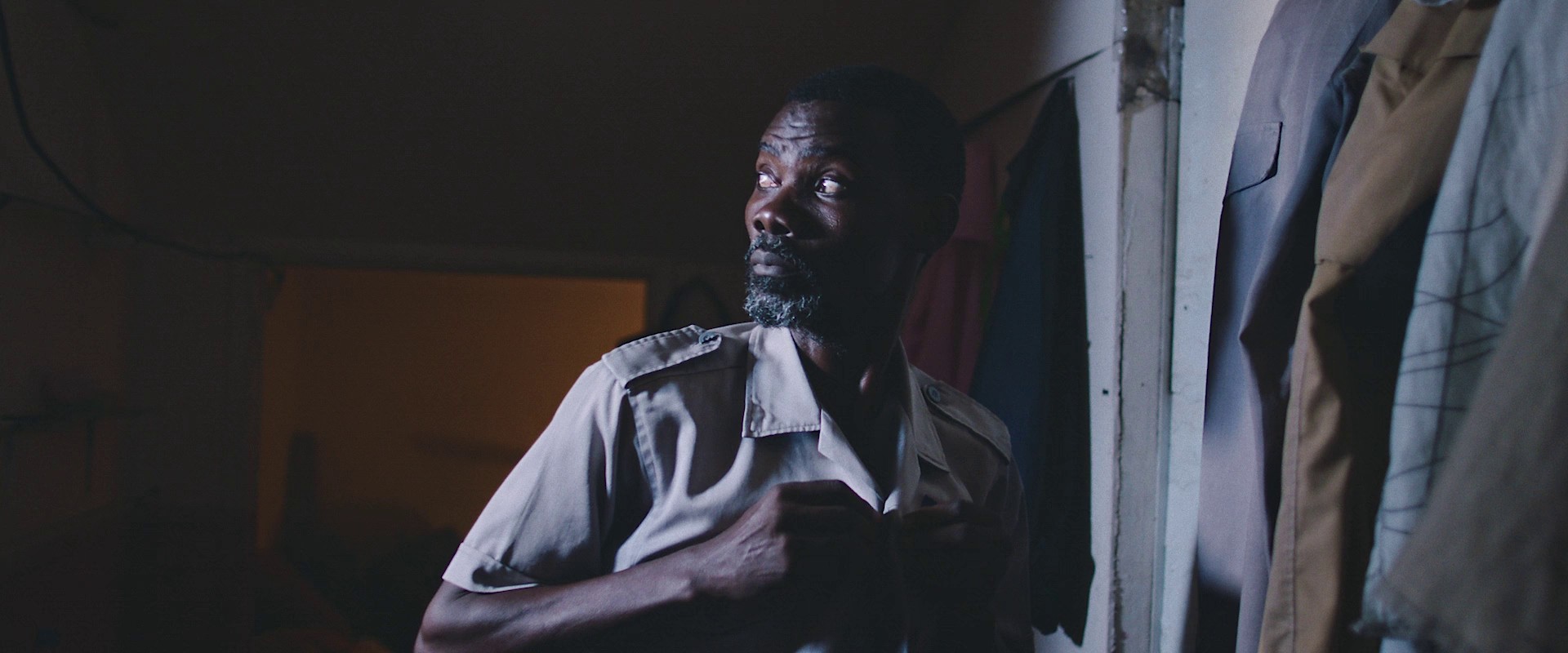 Air Conditioner (2021) —  shot,  lighting