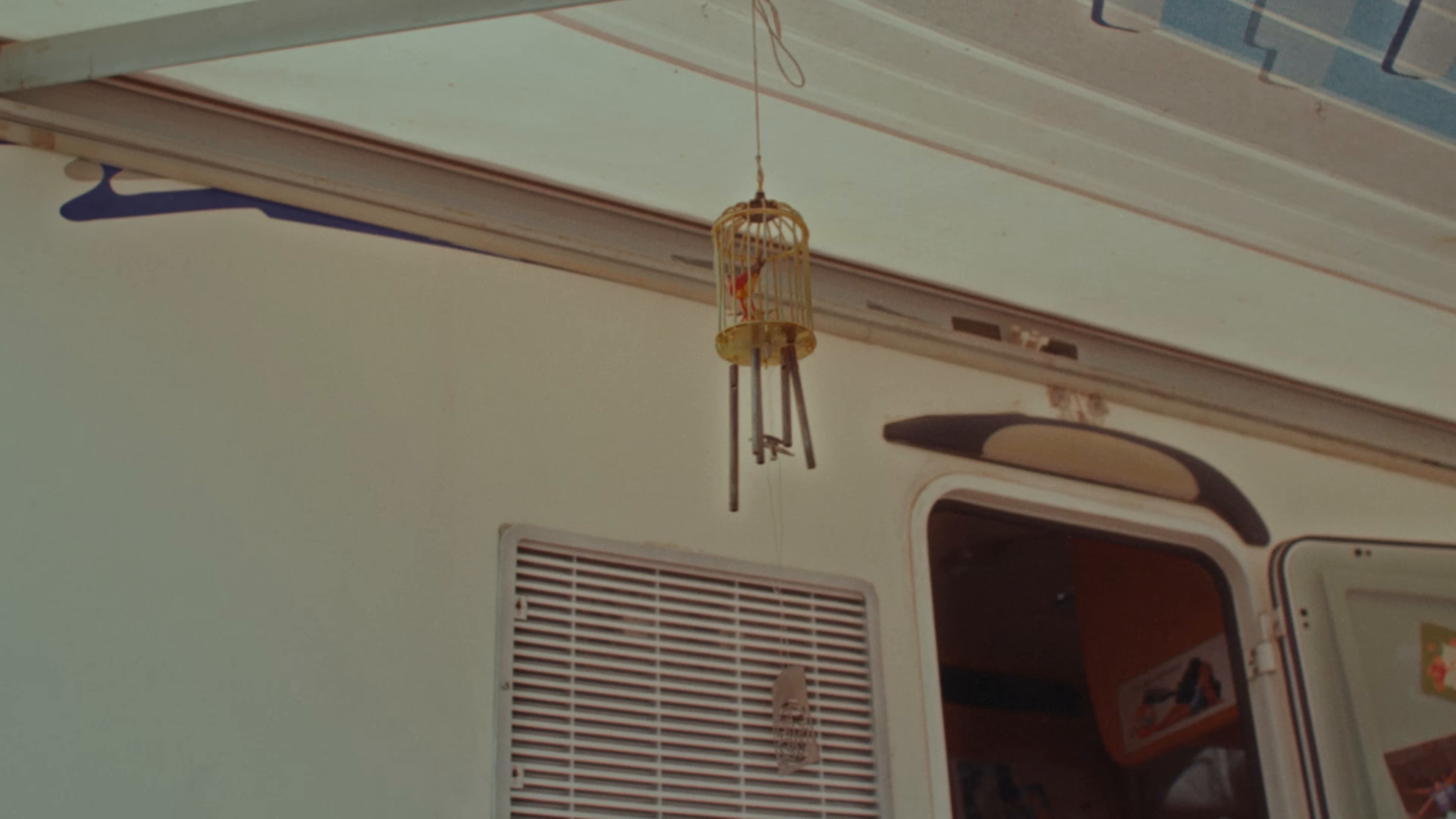 Por Si Mañana No Estoy (2024) —  shot,  lighting