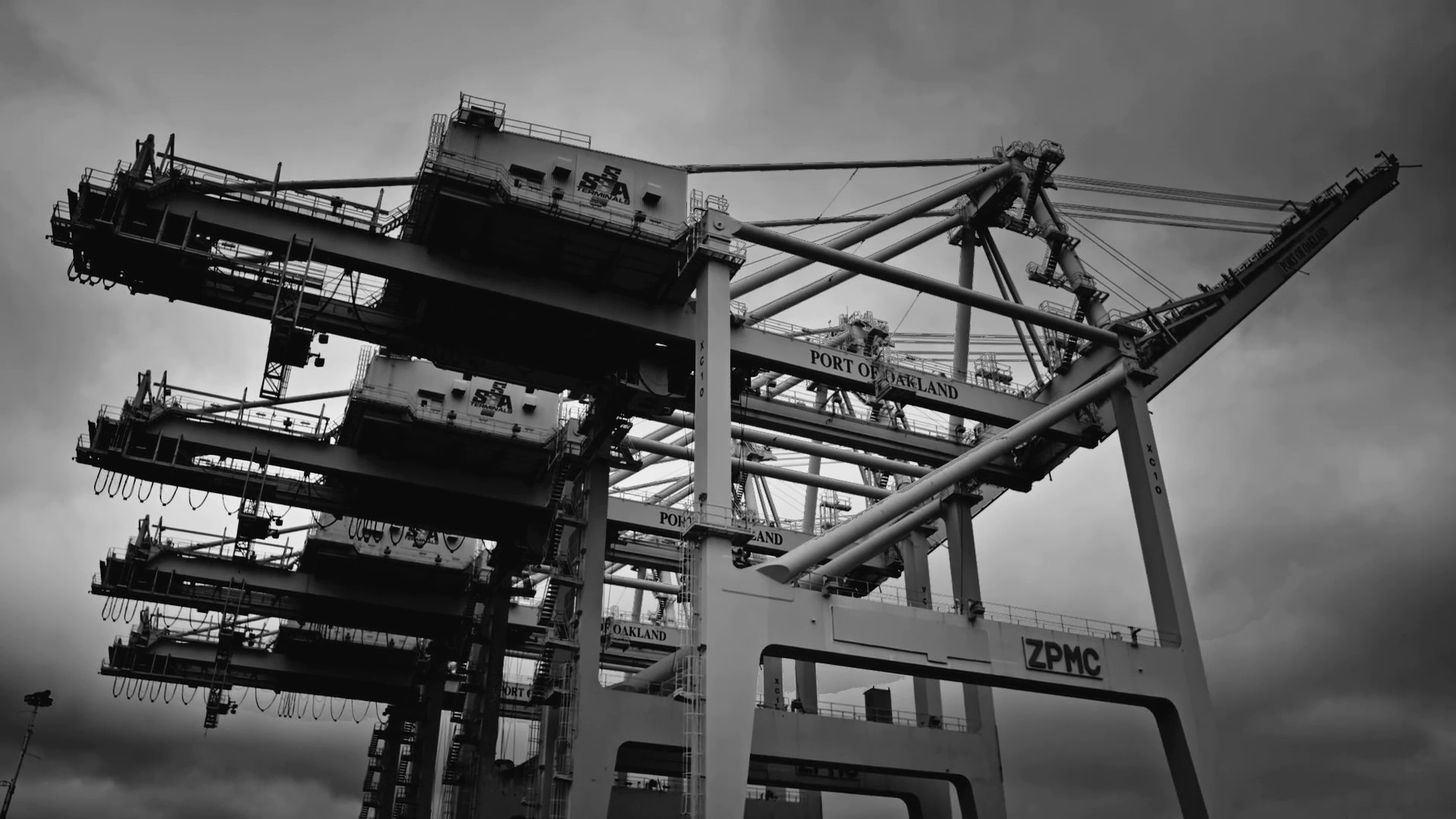 Alright (2015) —  shot,  lighting