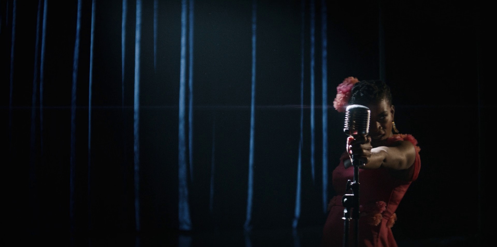 Karen and Benji (2021) —  shot,  lighting